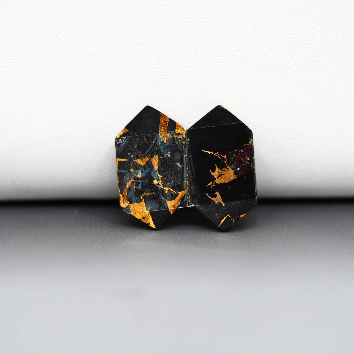 Kingman Black Buffalo Copper Composite Hexagon Cabochon Pair 15x10x4mm 13ct - black stone with bright copper veins - Pedra Gems