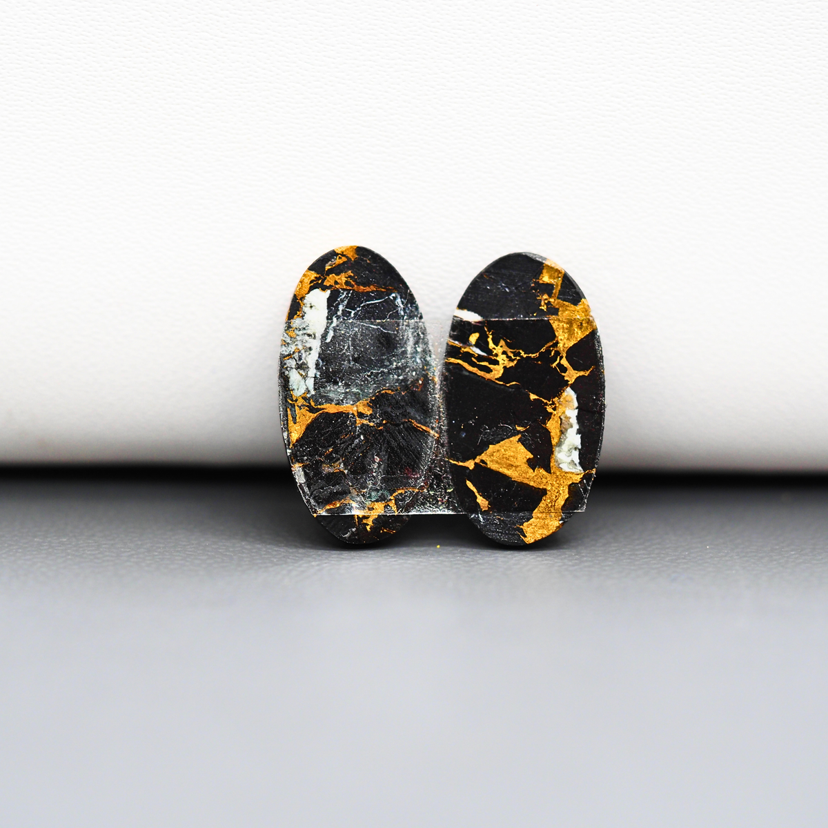 Kingman Black Buffalo Copper Composite Oval Cabochon Pair 19x10x4mm 13ct - black stone with bright copper veins - Pedra Gems