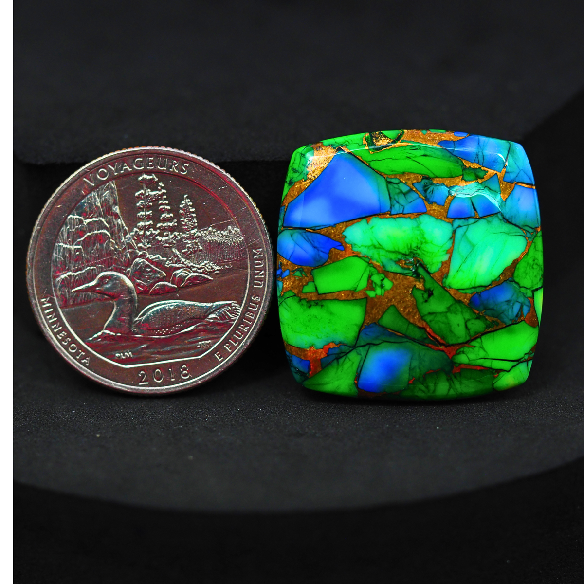 Natural Peacock Dahlia Cushion Cabochon 26x26mm 30ct - Peacock Blue-Green Composite - Pedra Gems