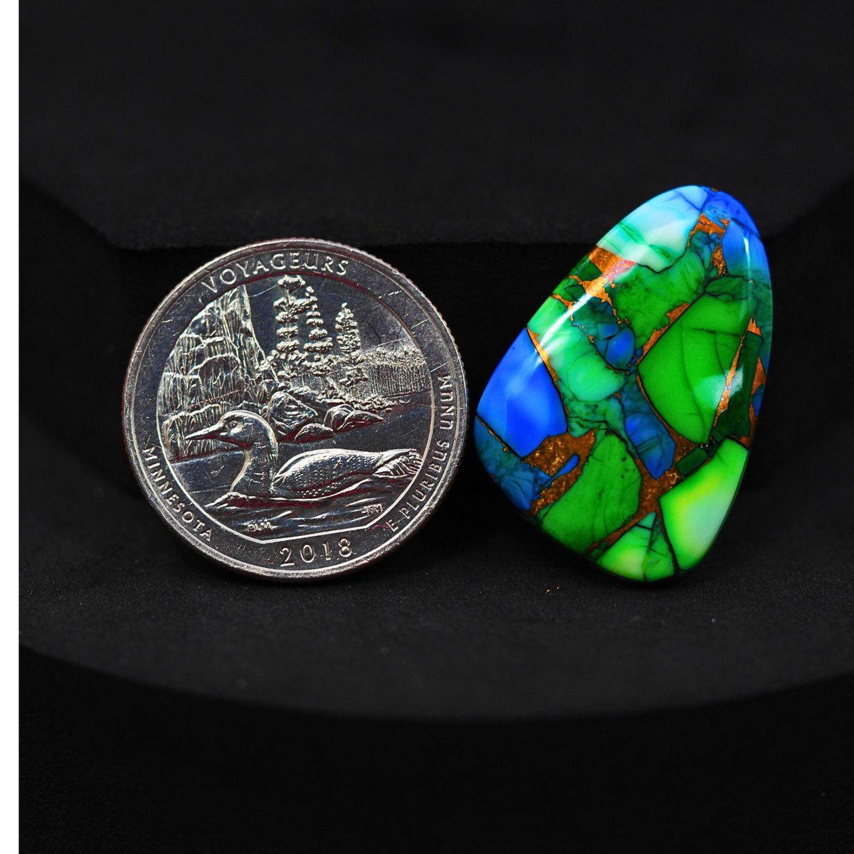 Natural Peacock Dahlia Freeform Cabochon 24x20mm 20ct - Peacock Blue-Green Composite - Pedra Gems