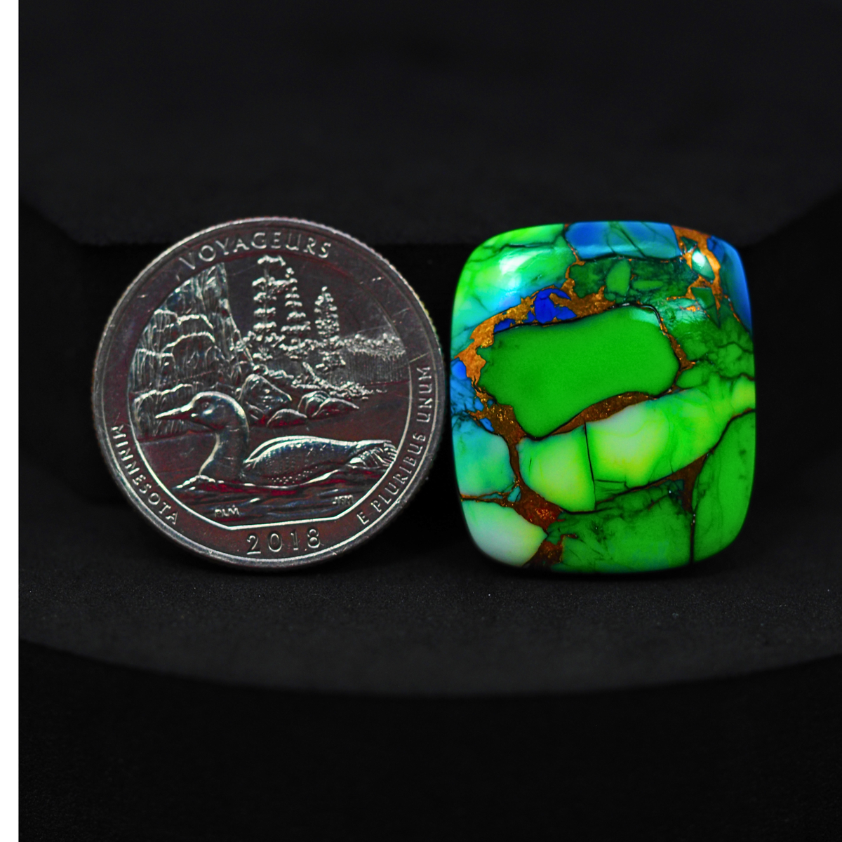 Natural Peacock Dahlia Cushion Cabochon 24x21mm 20ct - Peacock Blue-Green Composite - Pedra Gems