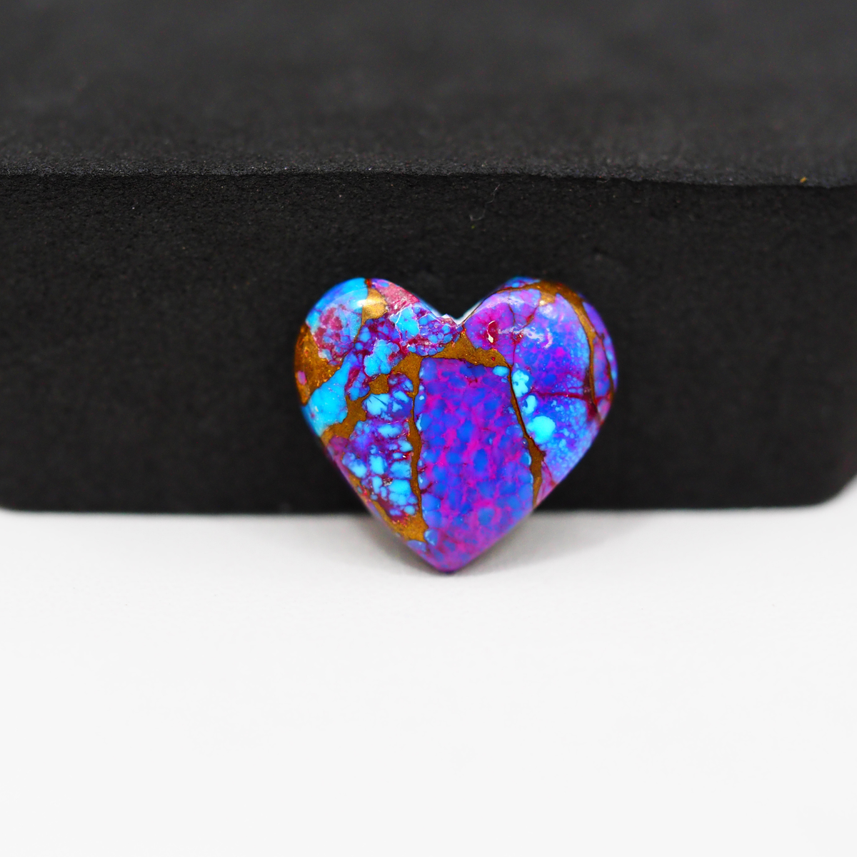 Stabilized Purple Mohave (Mojave) Turquoise Heart Cabochon 16x17x4mm 8ct - purple with blue Kingman turquoise nuggets and bronze veining - Pedra Gems.