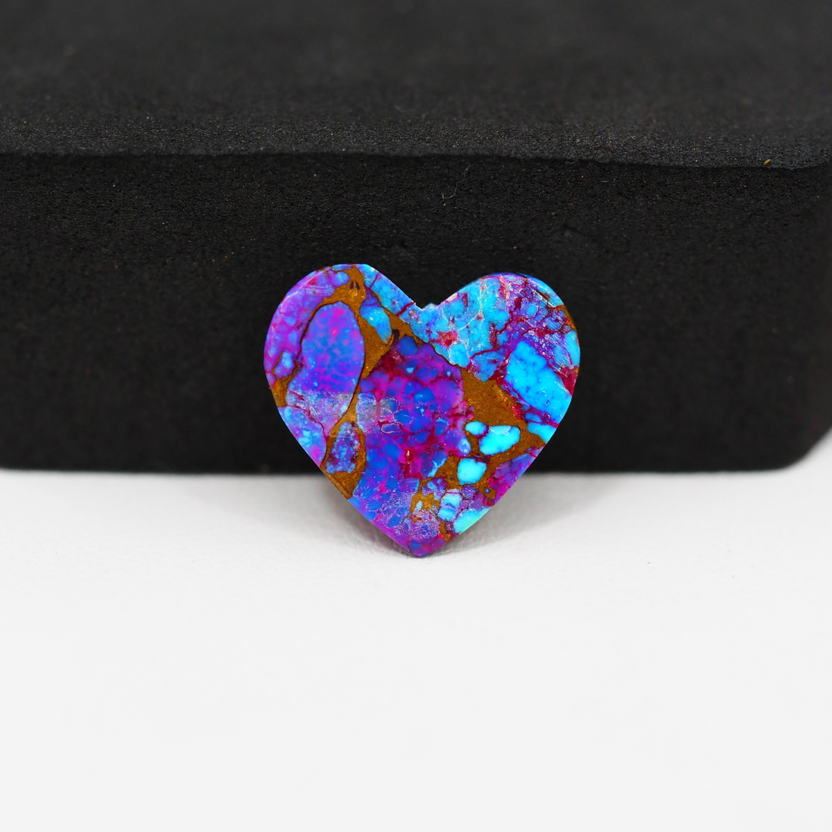 Stabilized Purple Mohave (Mojave) Turquoise Heart Cabochon 16x17x4mm 8ct - purple with blue Kingman turquoise nuggets and bronze veining - Pedra Gems.