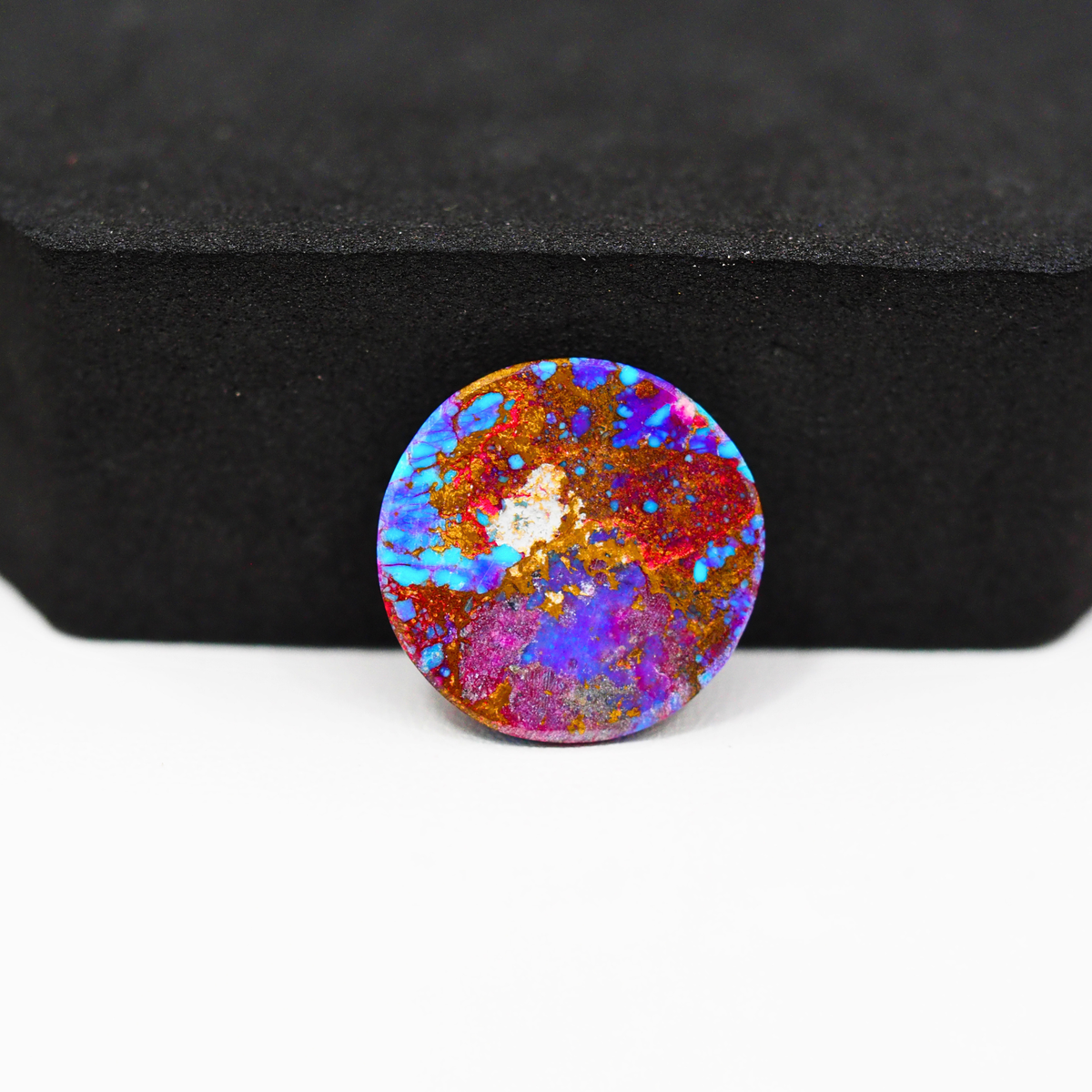Stabilized Purple Mohave (Mojave) Turquoise Round Cabochon 17x17x3mm 8.5ct - purple with blue Kingman turquoise nuggets and bronze veining - Pedra Gems.