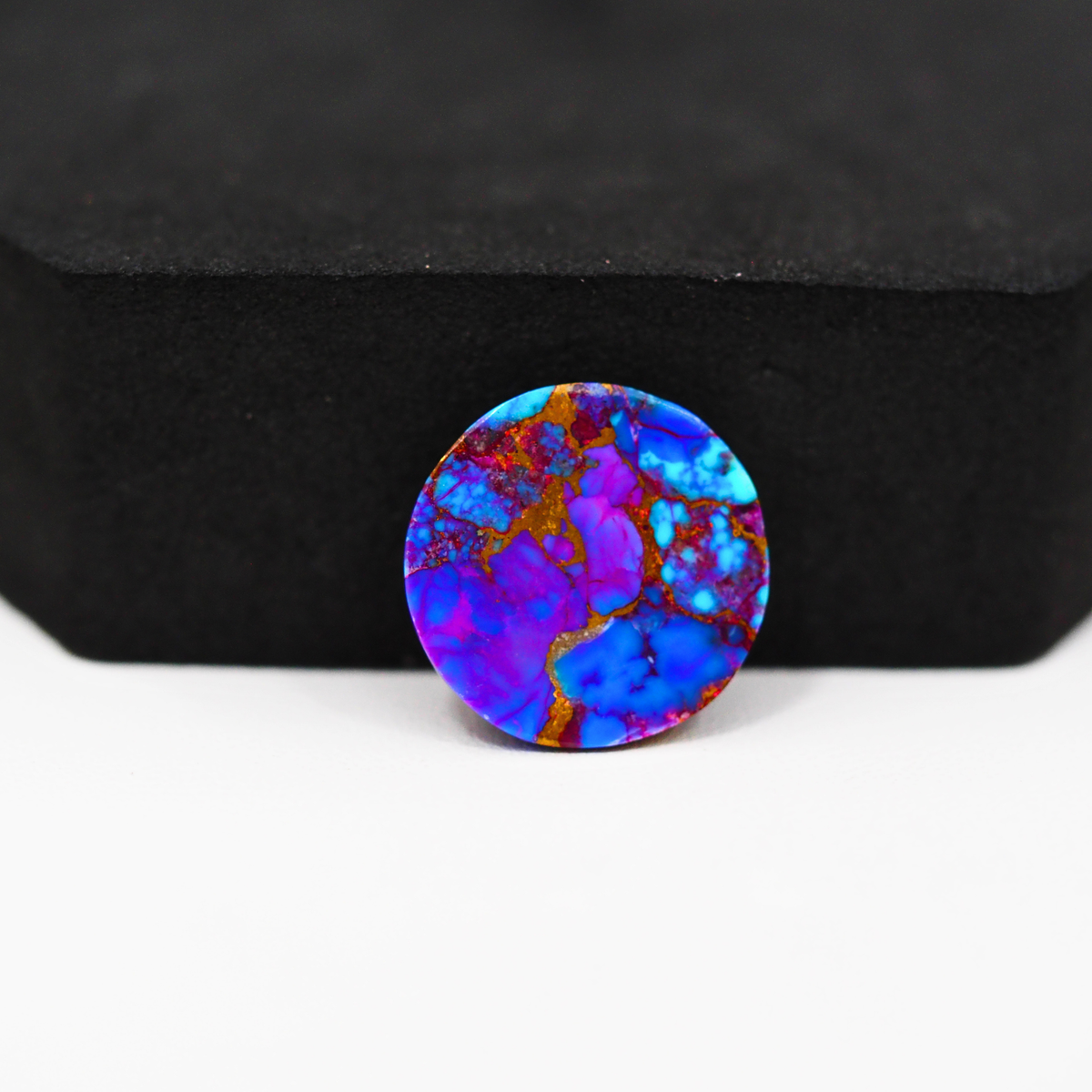 Stabilized Purple Mohave (Mojave) Turquoise Round Cabochon 17x17x4mm 10.5ct - purple with blue Kingman turquoise nuggets and bronze veining - Pedra Gems.