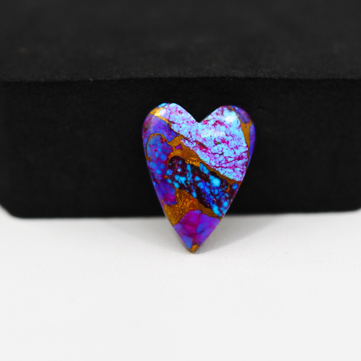 Stabilized Purple Mohave (Mojave) Turquoise Heart Cabochon 18x14x4mm 8.5ct - purple with blue Kingman turquoise nuggets and bronze veining - Pedra Gems.