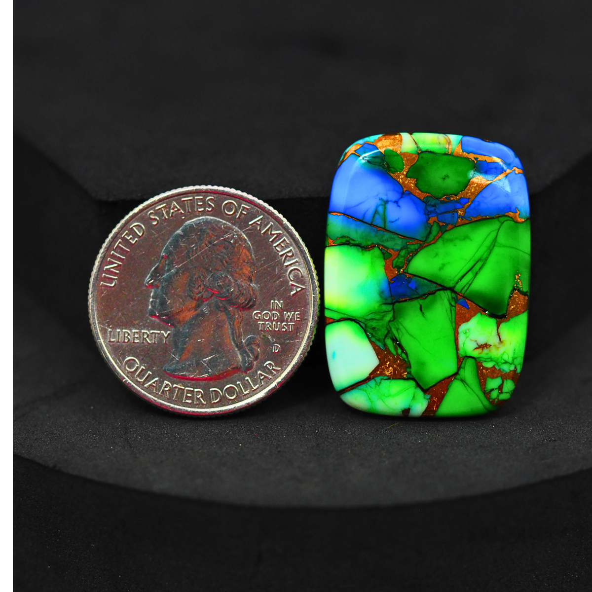 Natural Peacock Dahlia Cushion Cabochon 29x21mm 22ct - Peacock Blue-Green Composite - Pedra Gems