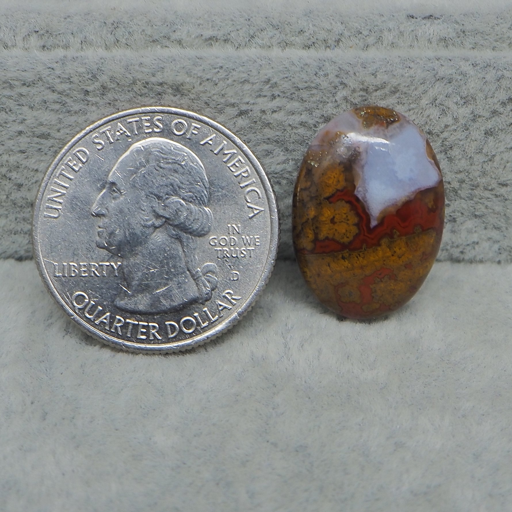 Natural Seam Agate oval cabochon 21x15mm front view
