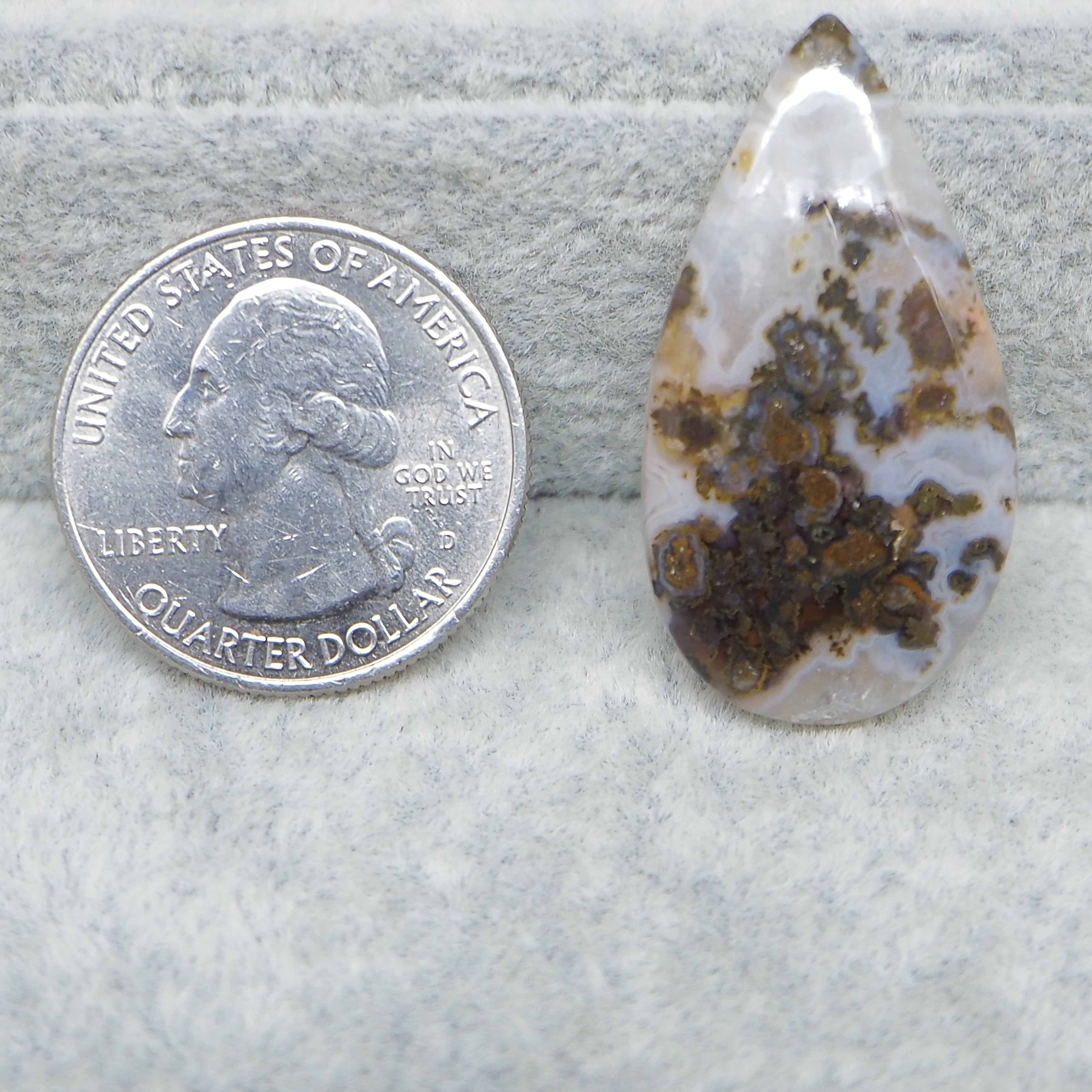 Natural Seam Agate small heart cabochon 13x14mm front view banding detail
