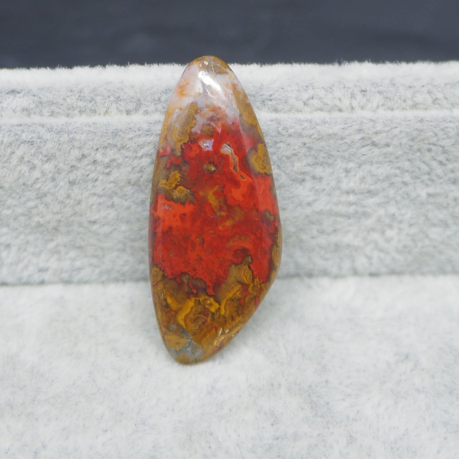 Seam Agate Rounded Triangle Cabochon 36x16mm 20ct – Freeform