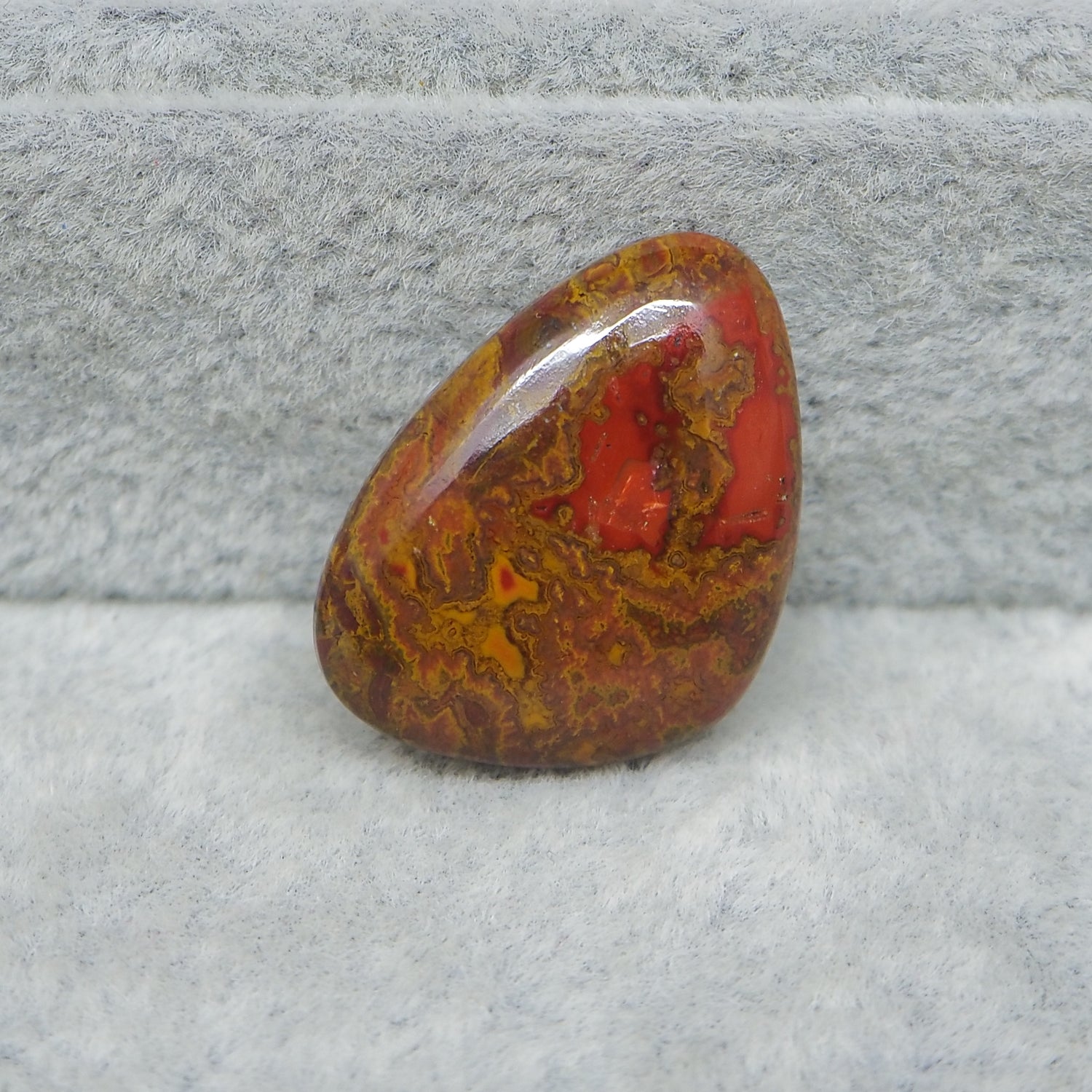 Seam Agate Rounded Triangle Cabochon 24x18mm 19ct – Freeform
