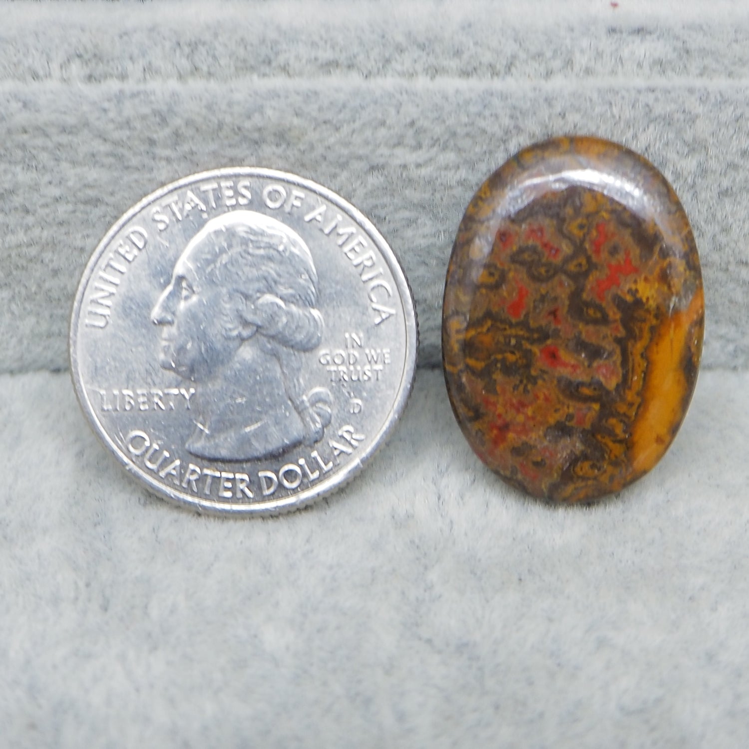 Natural Seam Agate oval cabochon 25x18mm front view banding detail Pedra Gems