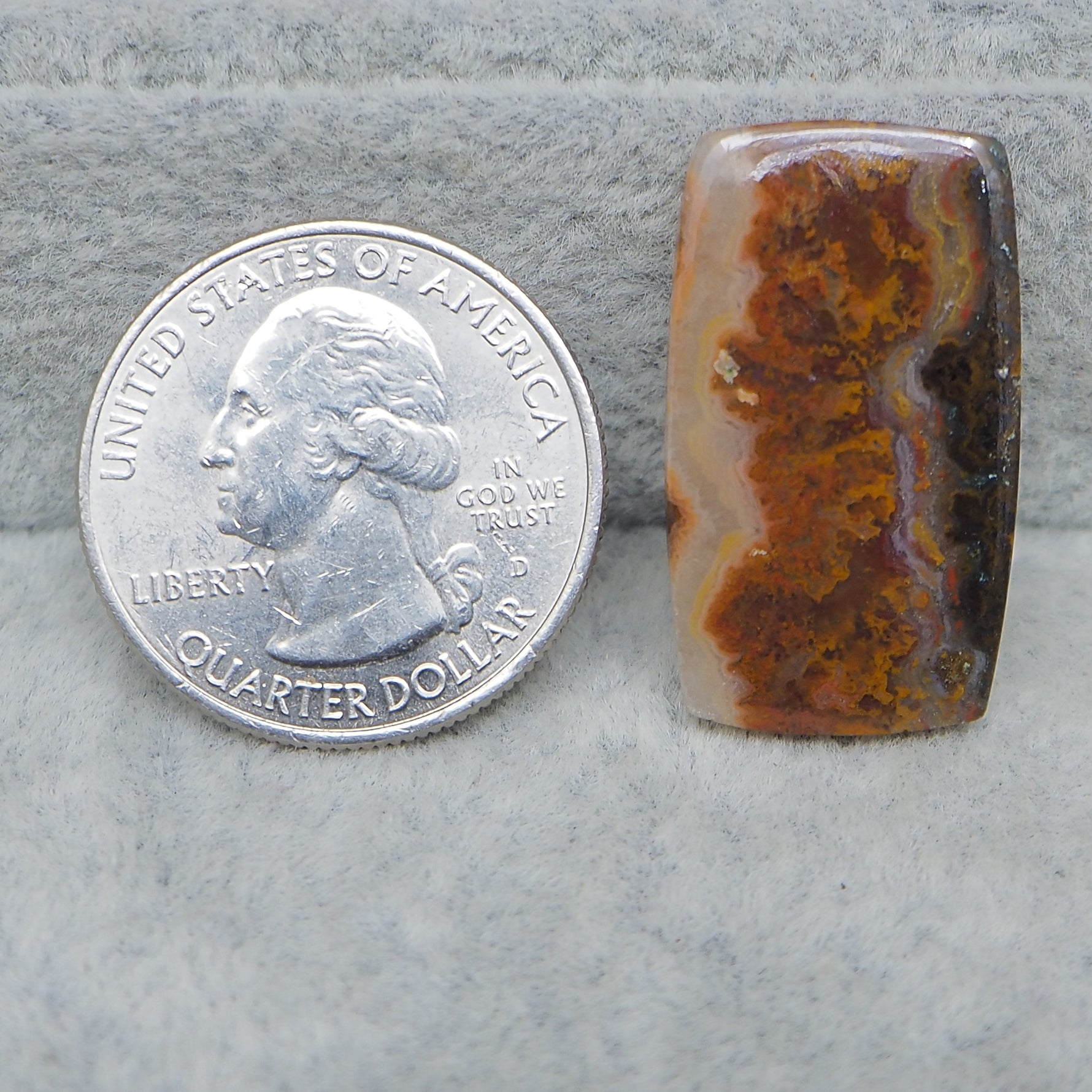 Natural Seam Agate baguette cabochon 29x16mm front view banding detail Pedra Gems