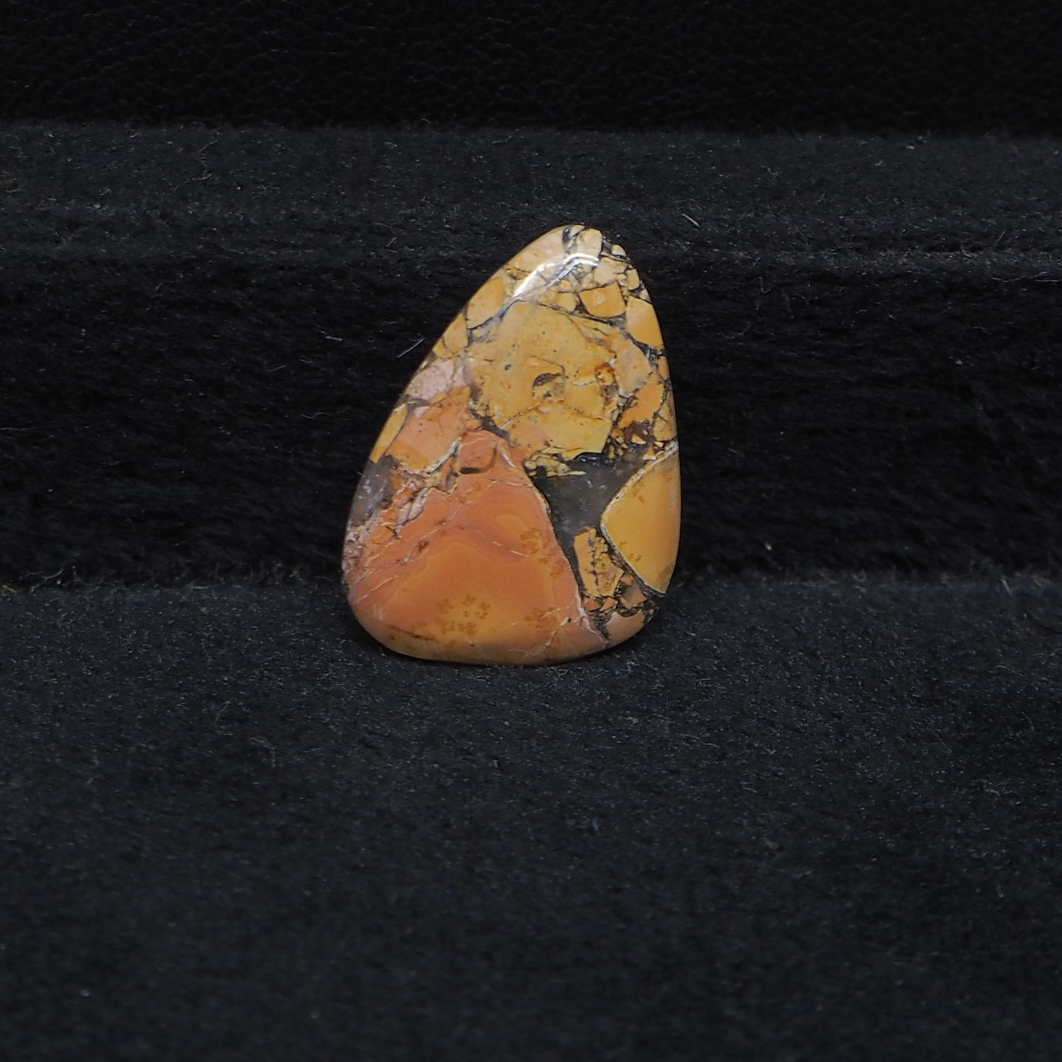 Maligano Jasper Cabochon 29x14mm 8ct Trillion – Pedra Gems