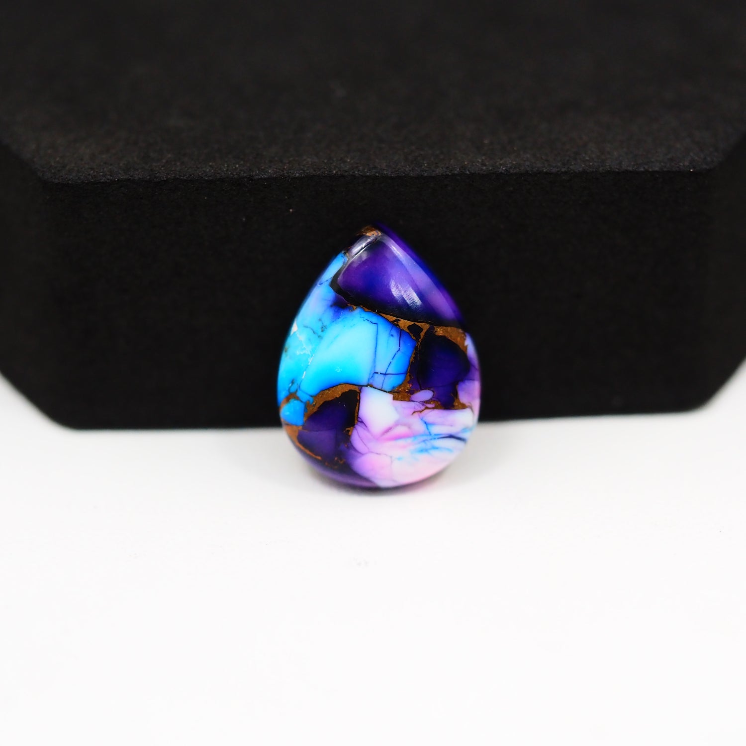 Purple Ice Rose Dahlia Cabochon 18x14mm 9ct Pear – Pedra Gems