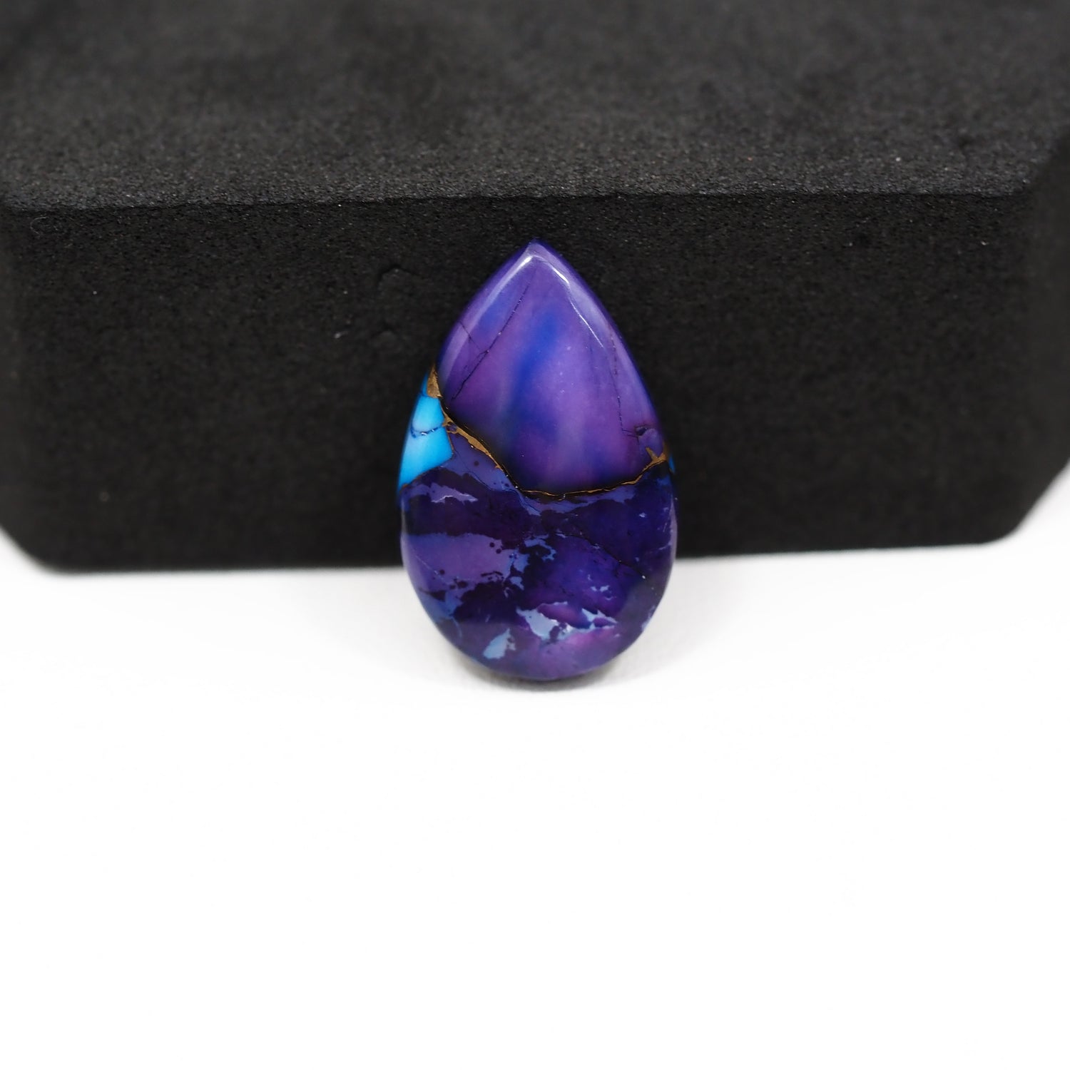 Purple Ice Rose Dahlia Cabochon 20x13mm 6.5ct Pear – Pedra Gems