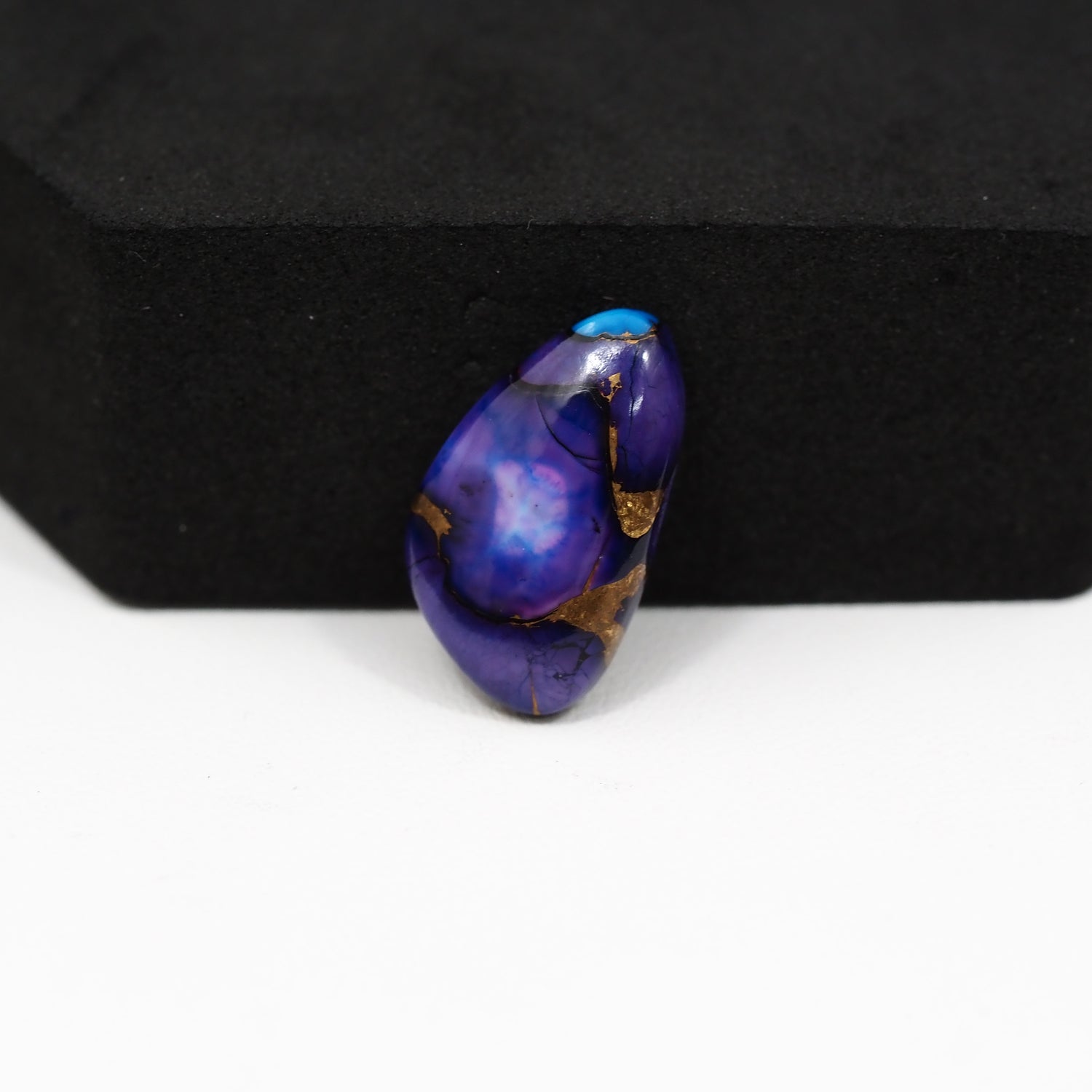 Purple Ice Rose Dahlia Cabochon 18x11mm 7.5ct Freeform – Pedra Gems