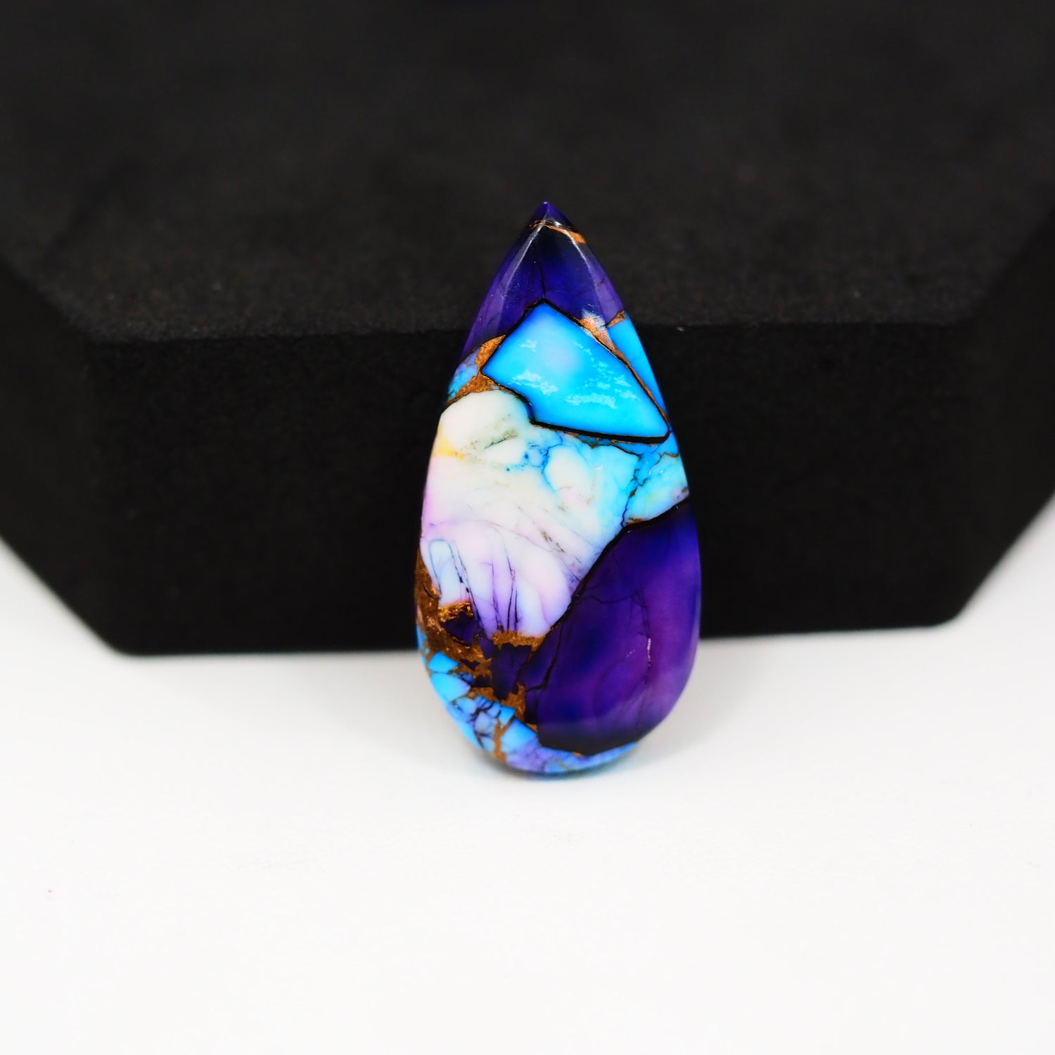 Purple Ice Rose Dahlia Cabochon 19x15mm 15ct Pear – Pedra Gems
