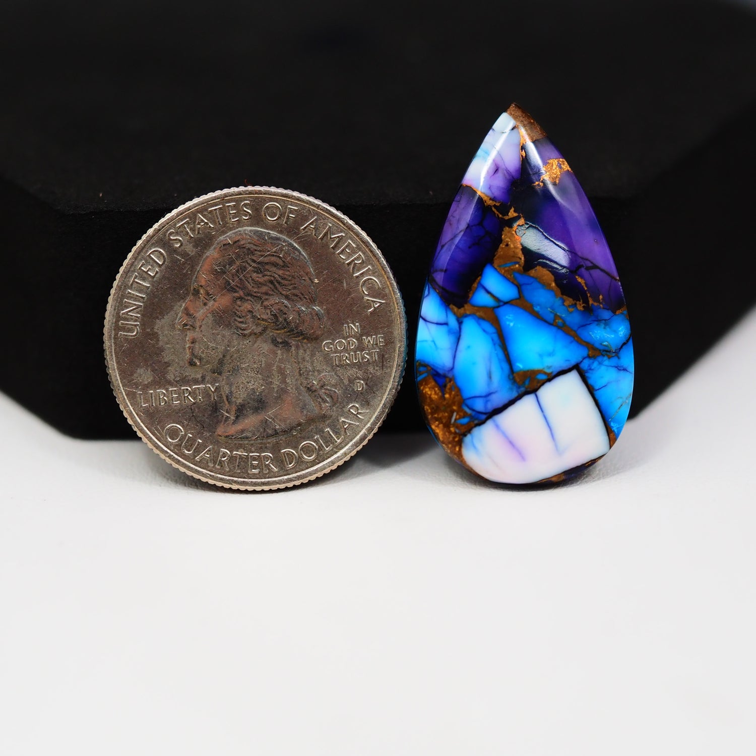 Purple Ice Rose Dahlia Cabochon 31x17mm 18ct Pear – Pedra Gems