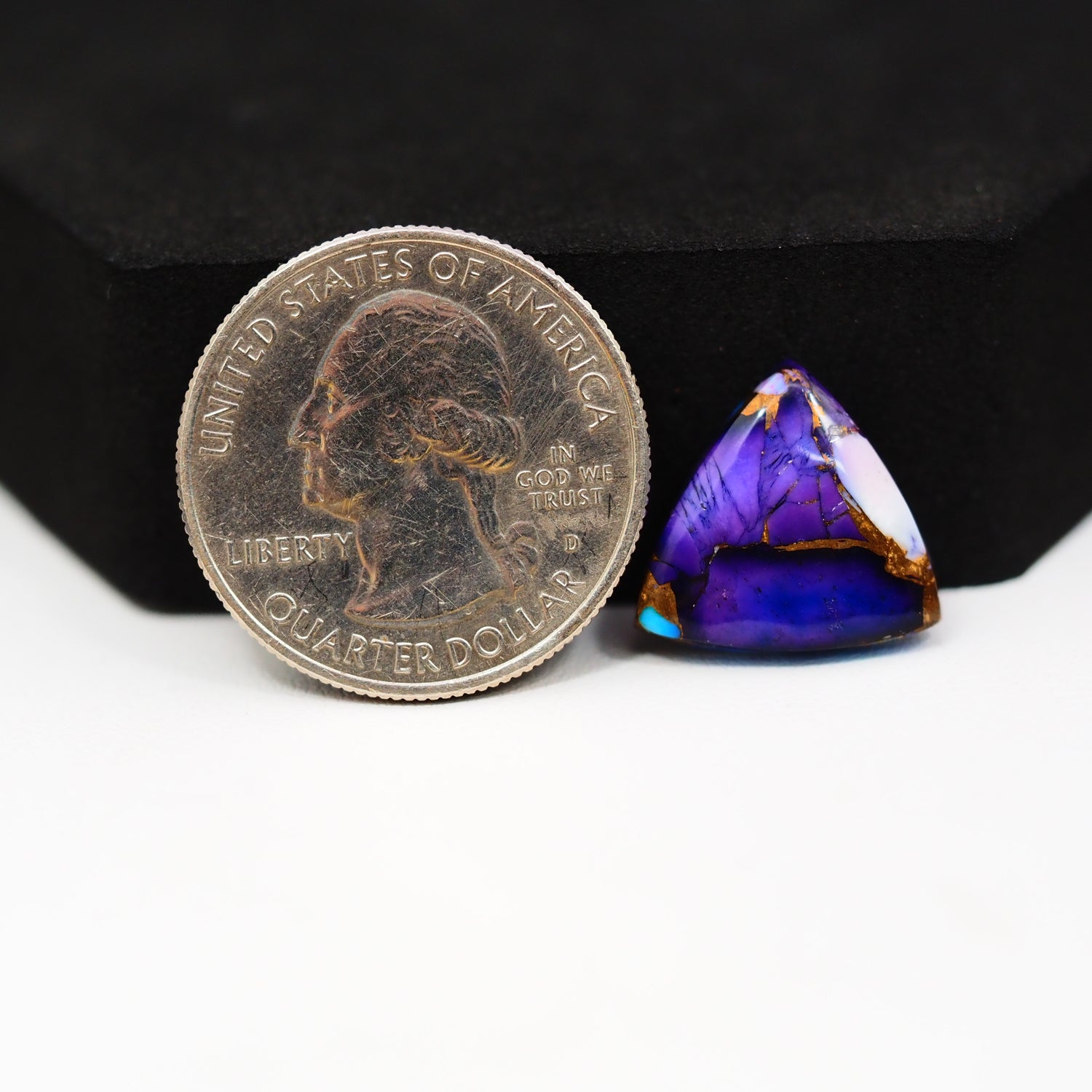 Purple Ice Rose Dahlia Cabochon 15x15mm 7ct Trillion – Pedra Gems