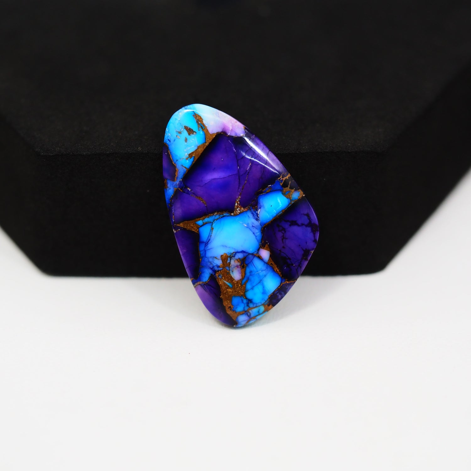 Purple Ice Rose Dahlia Cabochon 28x18mm 18ct Freeform – Pedra Gems