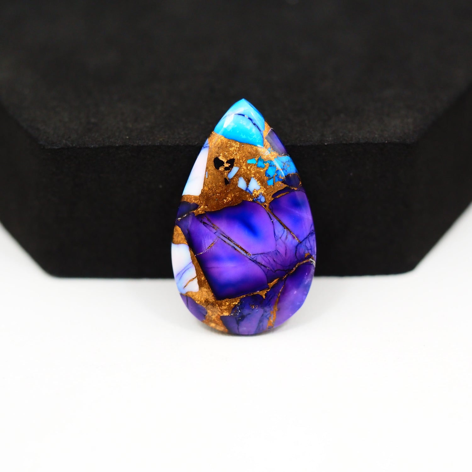 Purple Ice Rose Dahlia Cabochon 29x18mm 18ct Pear – Pedra Gems