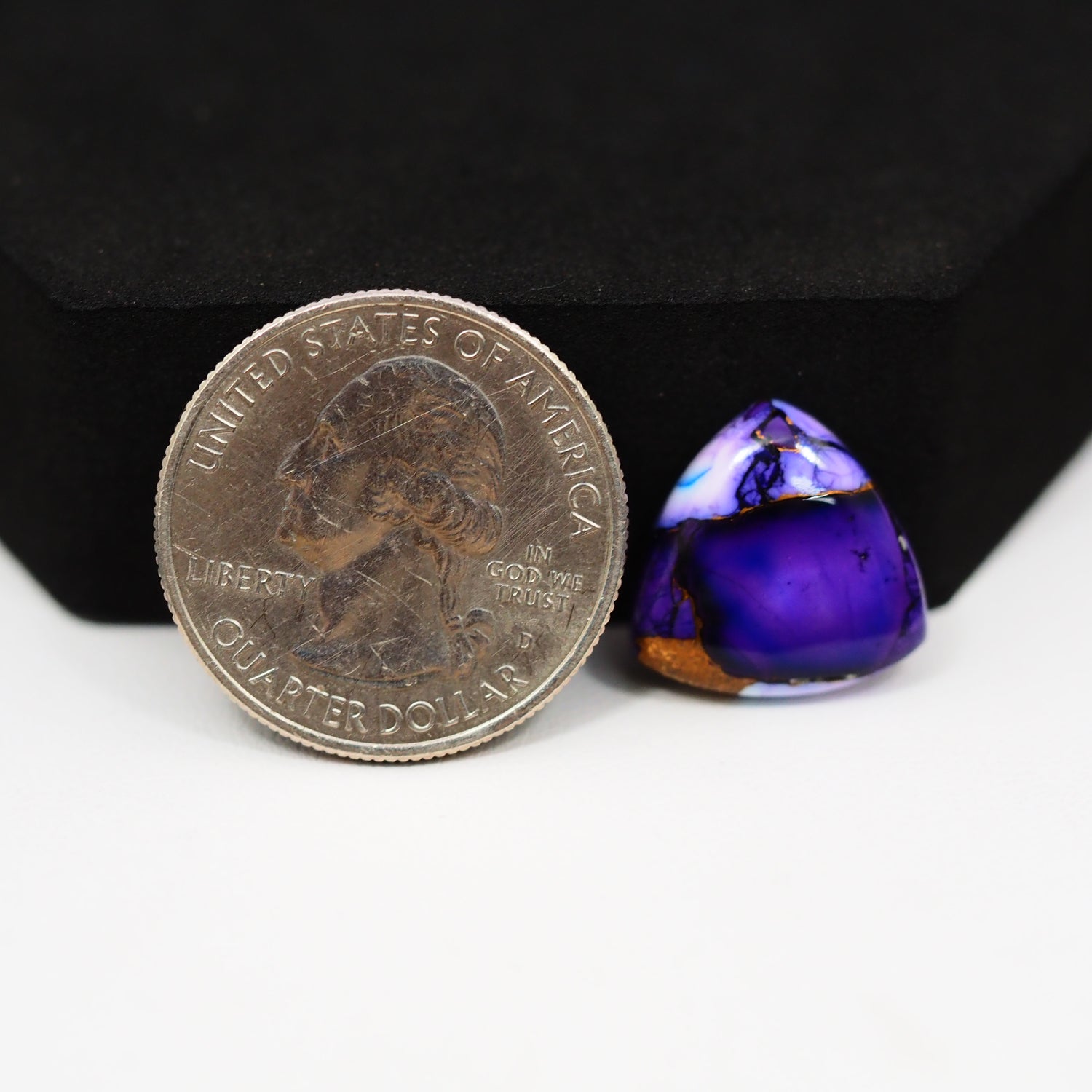 Purple Ice Rose Dahlia Cabochon 15x15mm 7.5ct Trillion – Pedra Gems