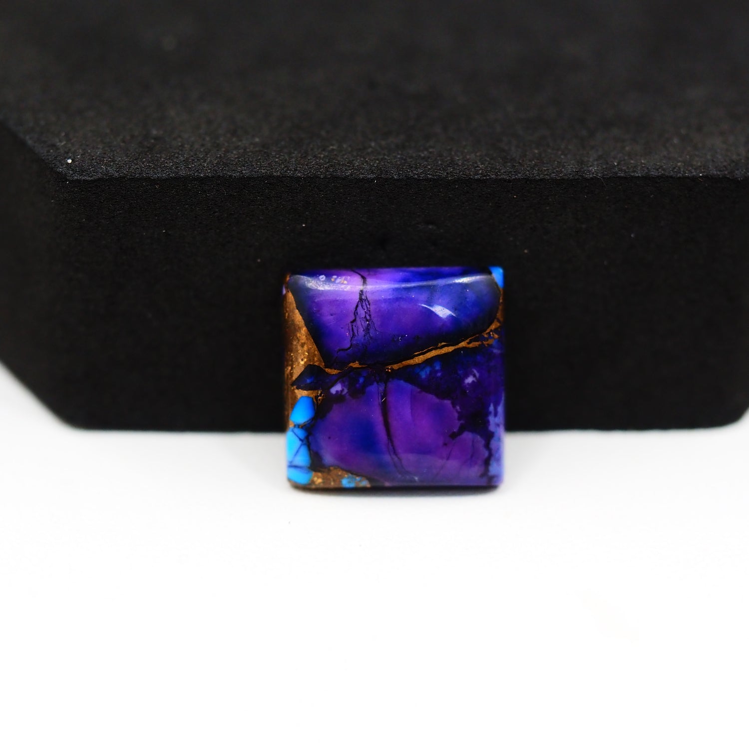 Purple Ice Rose Dahlia Cabochon 15x15mm 9ct Cushion – Pedra Gems