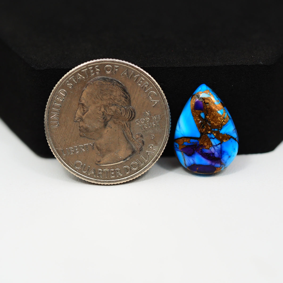 Purple Ice Rose Dahlia pear cabochon 17x13mm 6ct front view sky blue purple copper matrix Pedra Gems