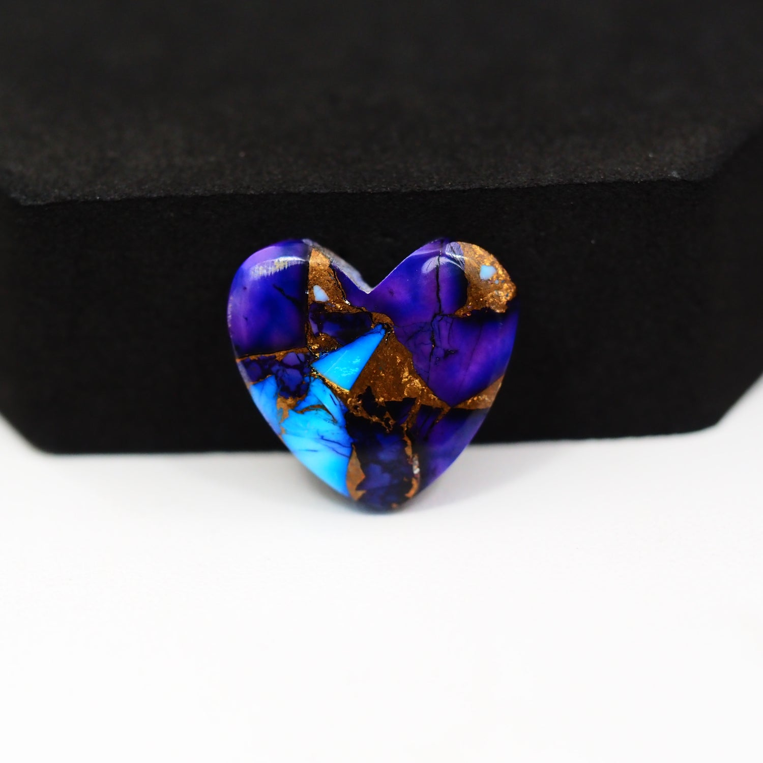Purple Ice Rose Dahlia Cabochon 18x19mm 12.5ct Heart - side angle