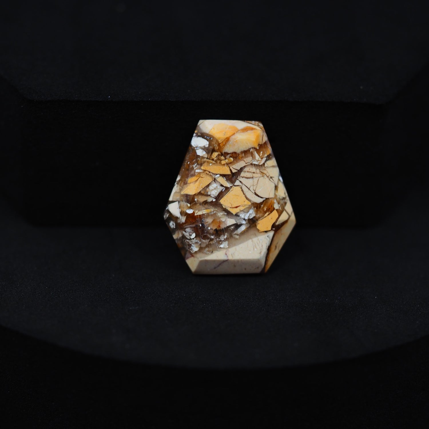 Brecciated Mookaite Cabochon 20x17mm 9ct Coffin