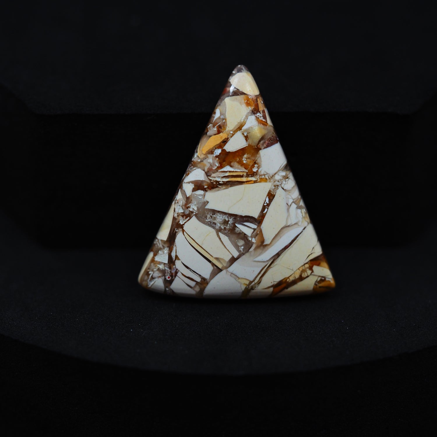 Brecciated Mookaite Cabochon 28x24mm 14ct Trillion