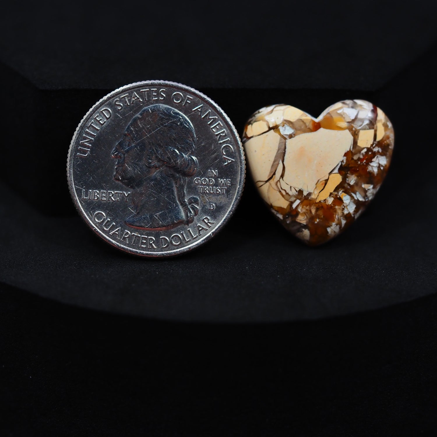 Natural Brecciated Mookaite jasper cabochon 20x21mm heart front view golden brown cream brecciation Pedra Gems