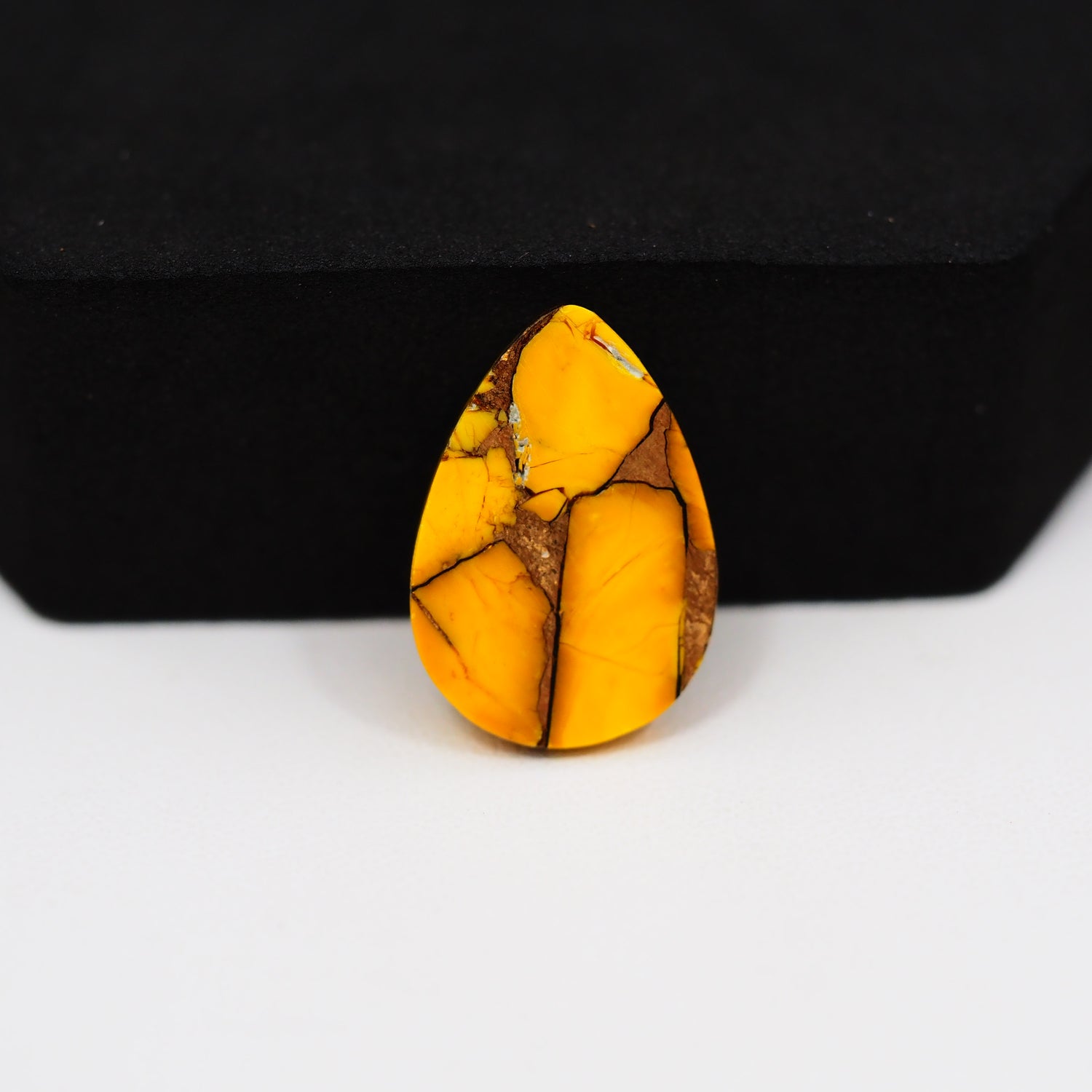 Honey Dahlia Cabochon 20x13mm 11ct Pear