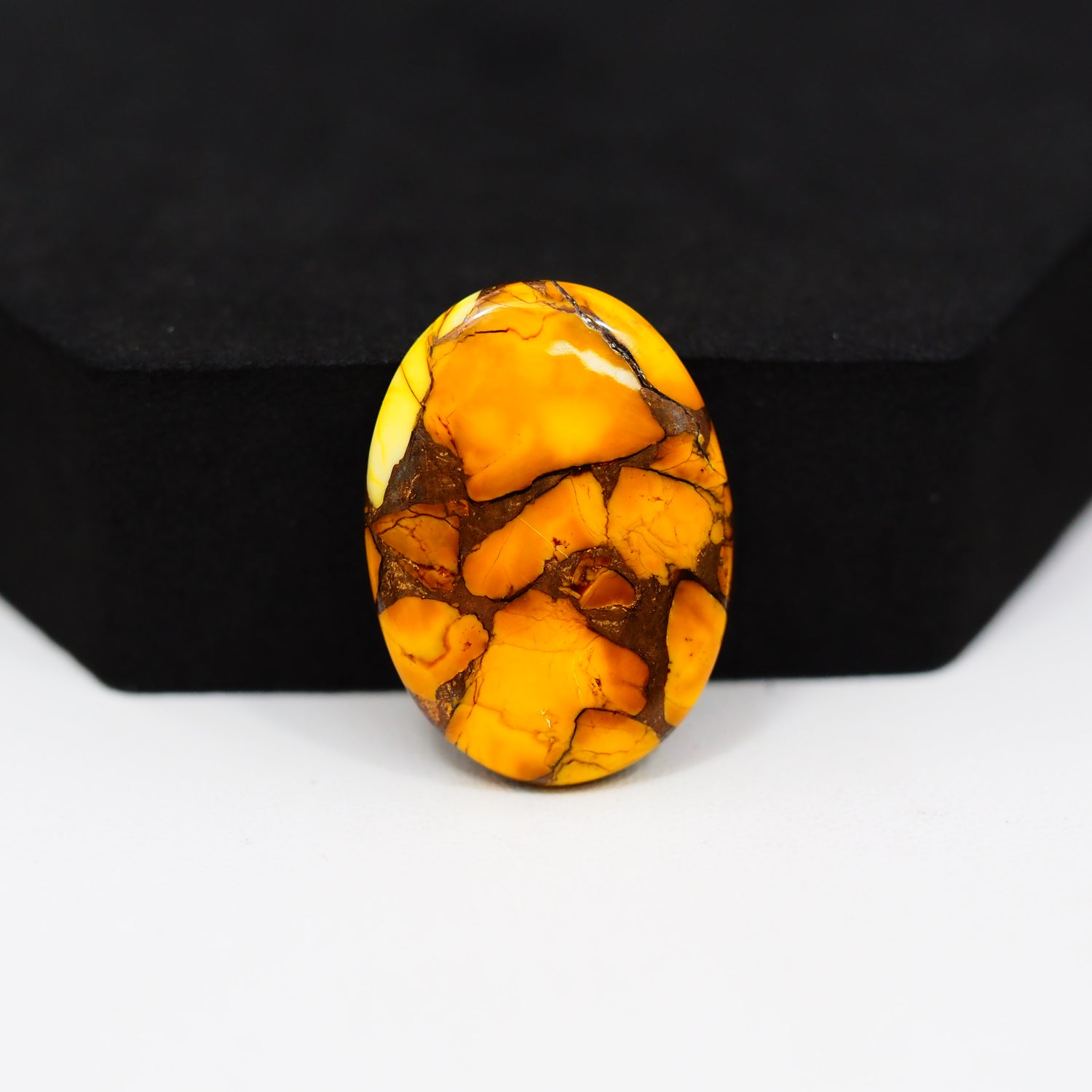Honey Dahlia Cabochon 27x19mm 21ct Oval
