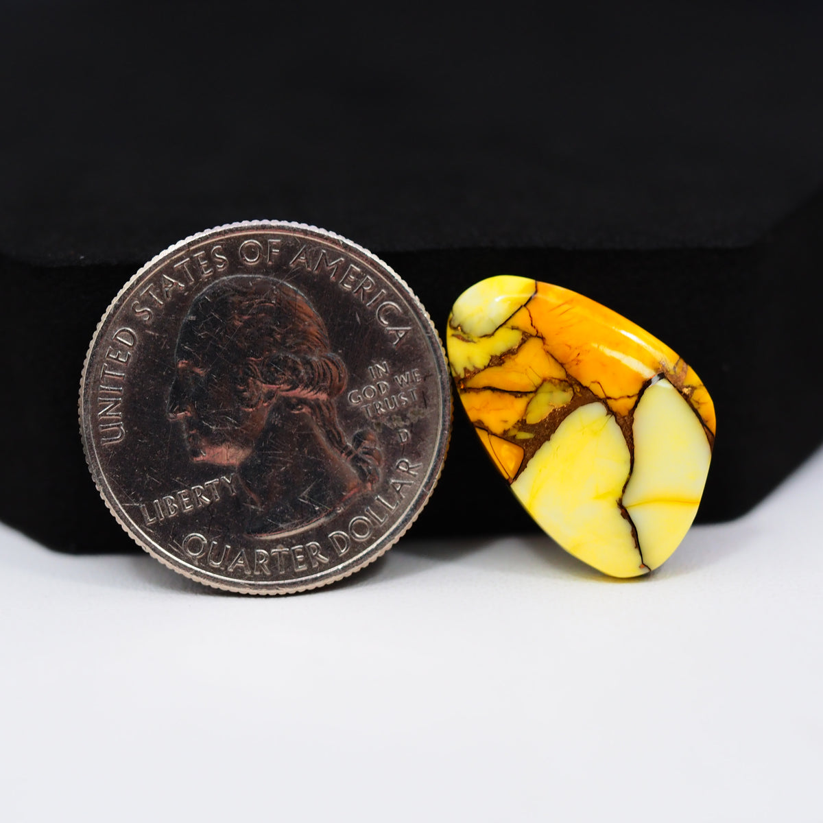 Natural Honey Dahlia Turquoise Freeform Cabochon 21x14mm 10.5ct - Honey Gold - Pedra Gems