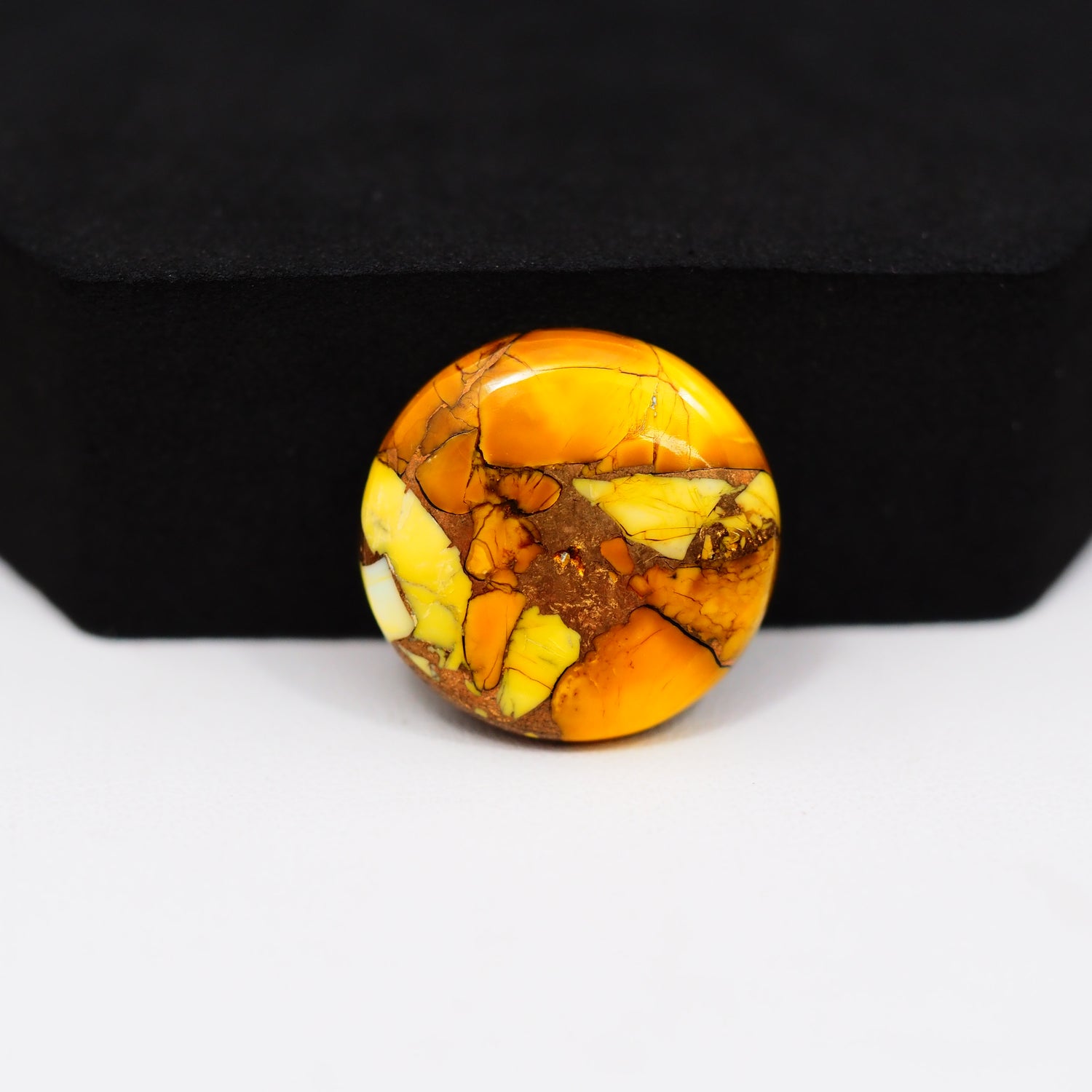Honey Dahlia Cabochon 19x19mm 13.5ct Round