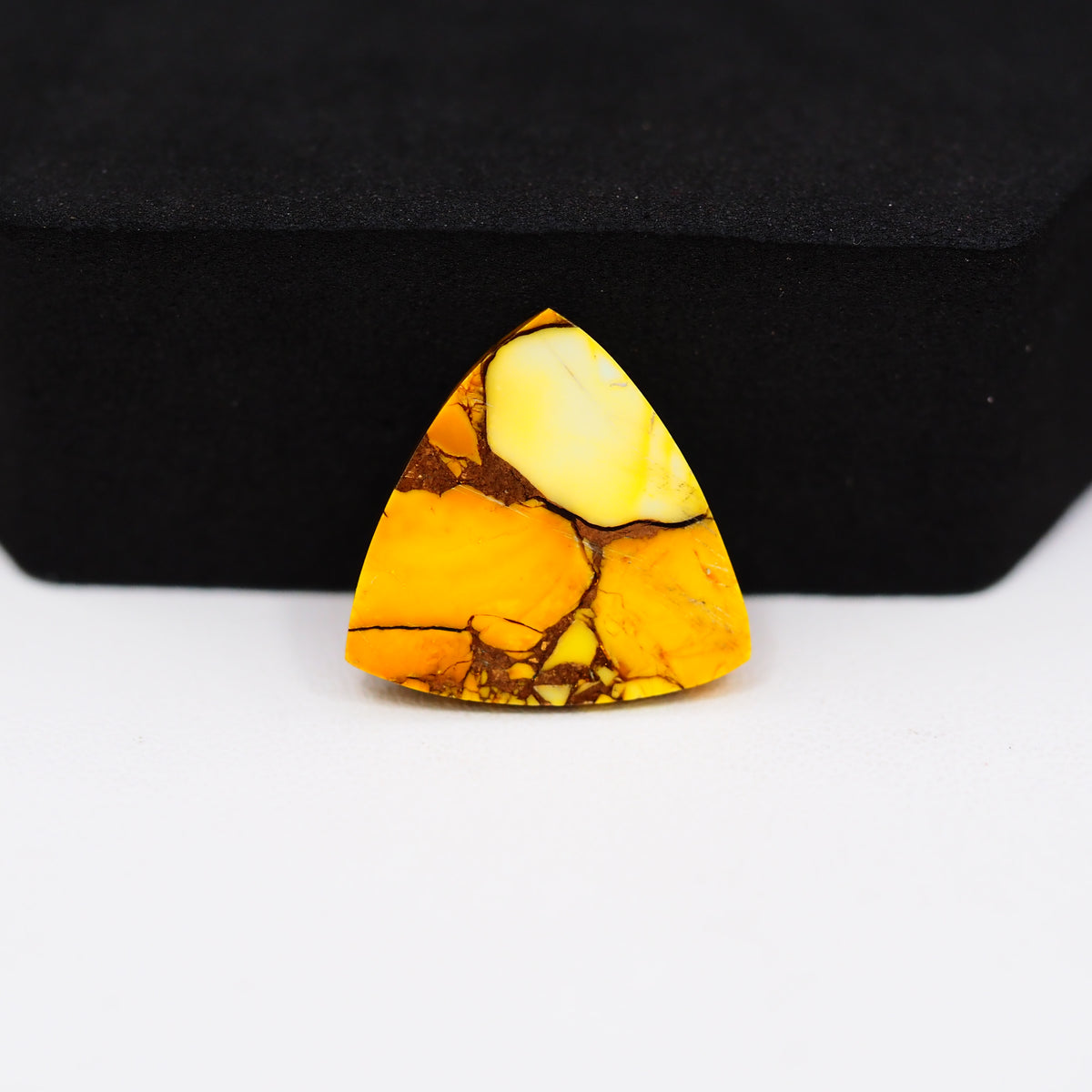 Honey Dahlia Cabochon 18x18mm 11.5ct Trillion