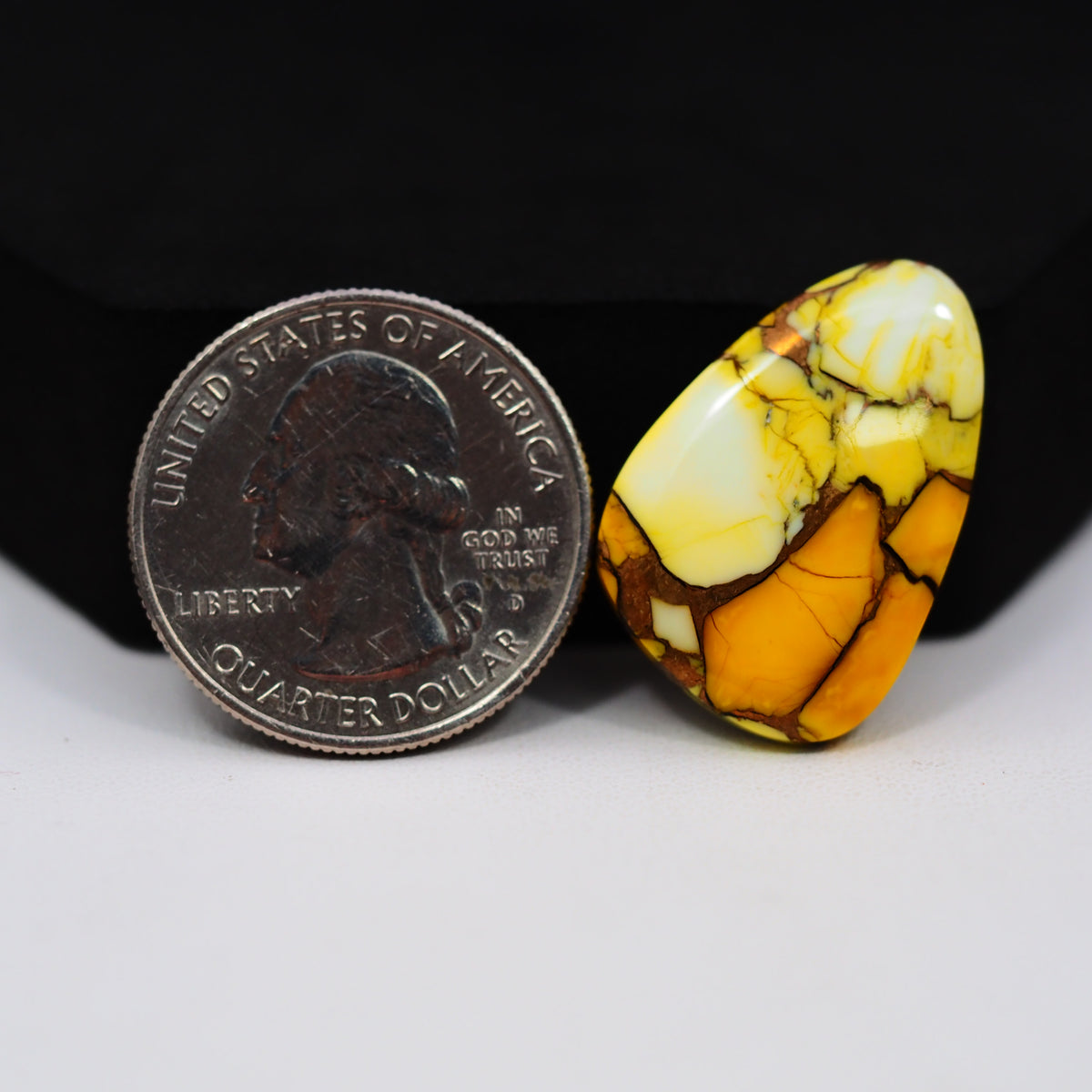 Natural Honey Dahlia Turquoise Freeform Cabochon 25x17mm 17.5ct - Honey Gold - Pedra Gems