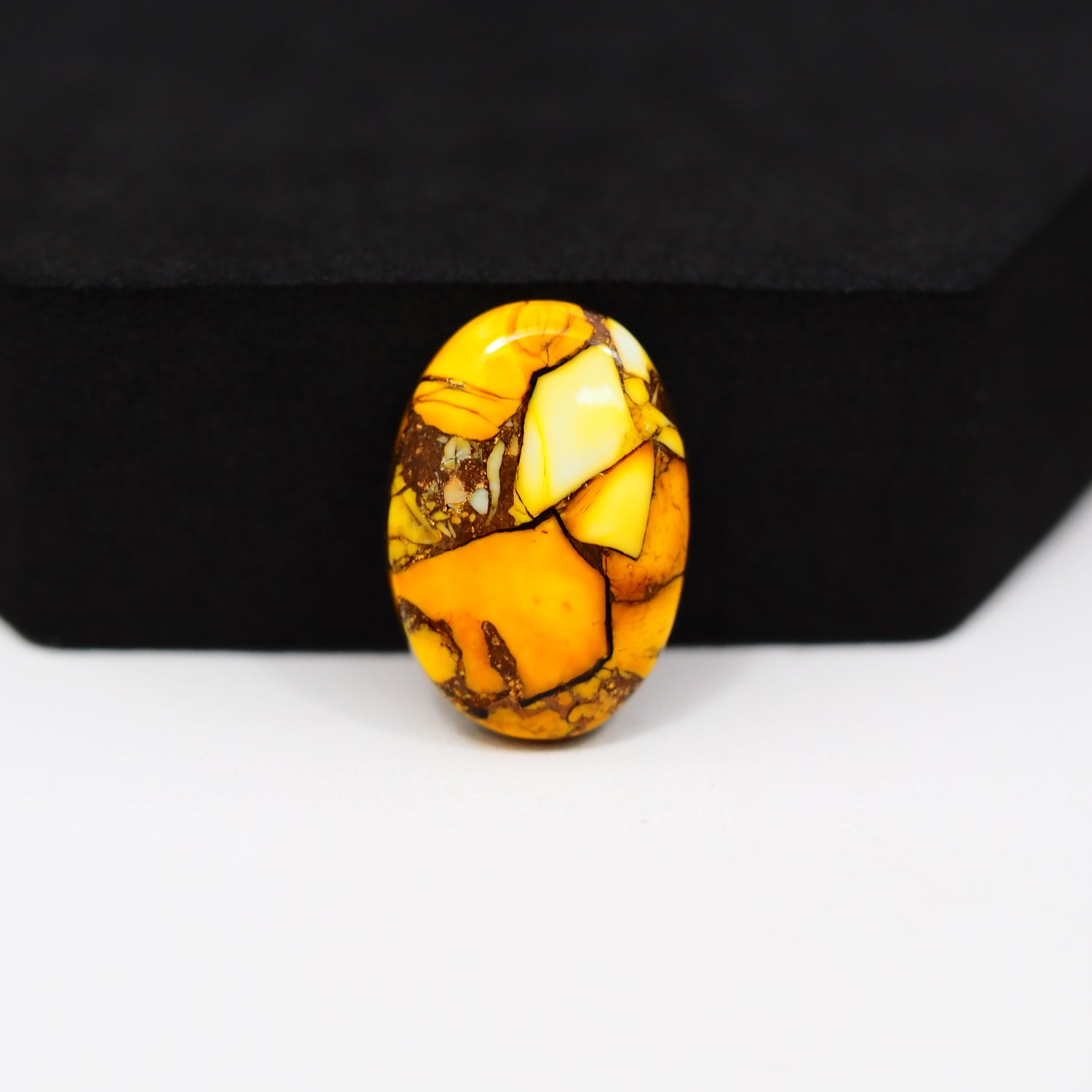 Honey Dahlia Cabochon 21x14mm 12ct Oval