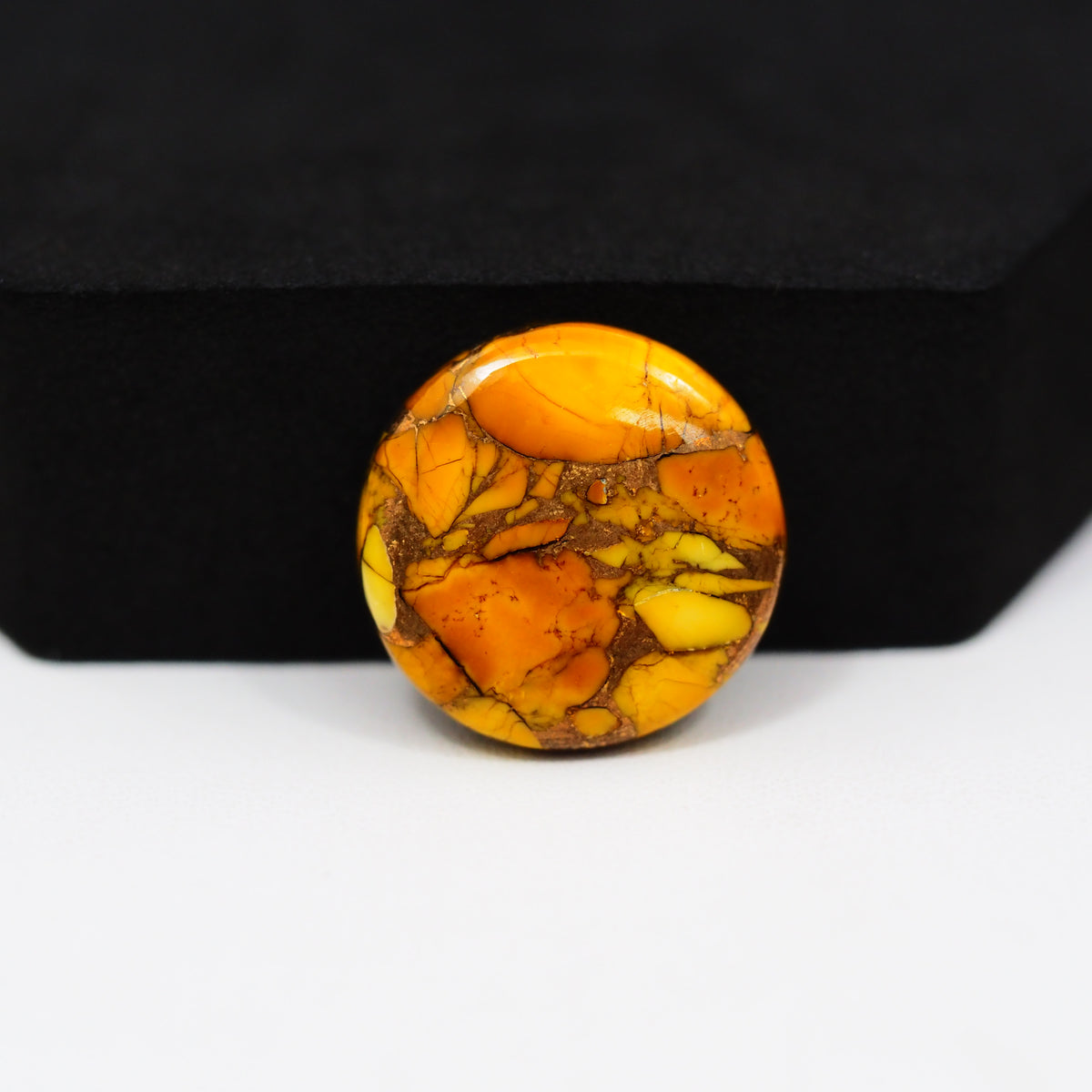 Honey Dahlia Cabochon 20x20mm 16.5ct Round
