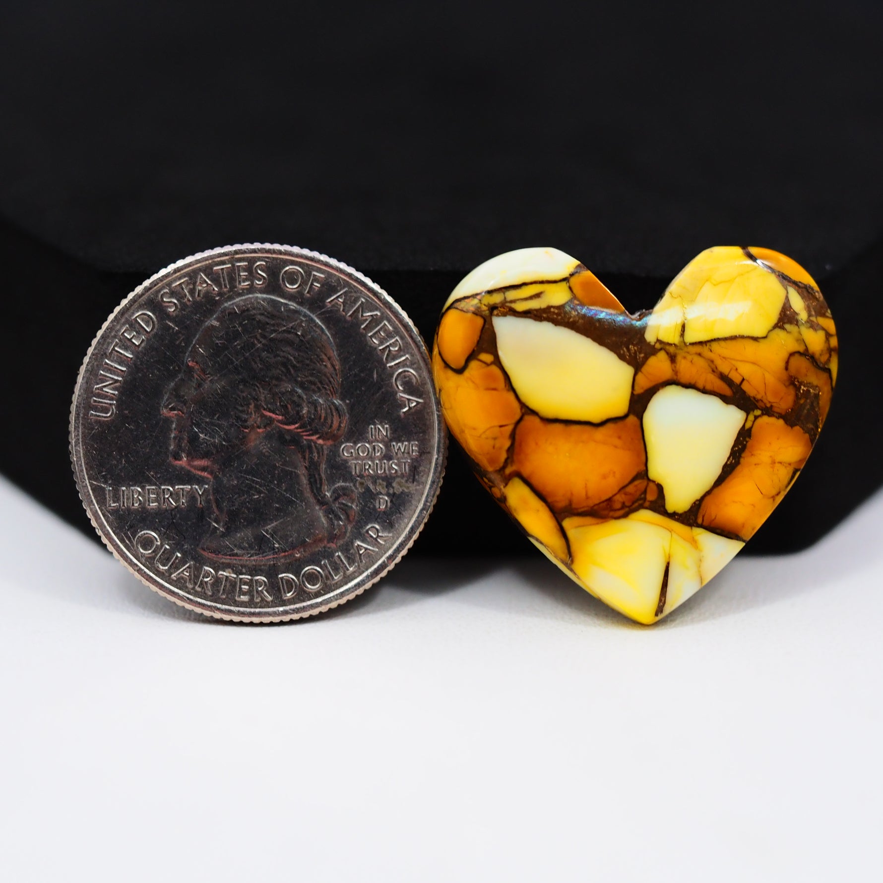 Natural Honey Dahlia Heart Cabochon 25x23mm 22.5ct - Honey Gold - Pedra Gems