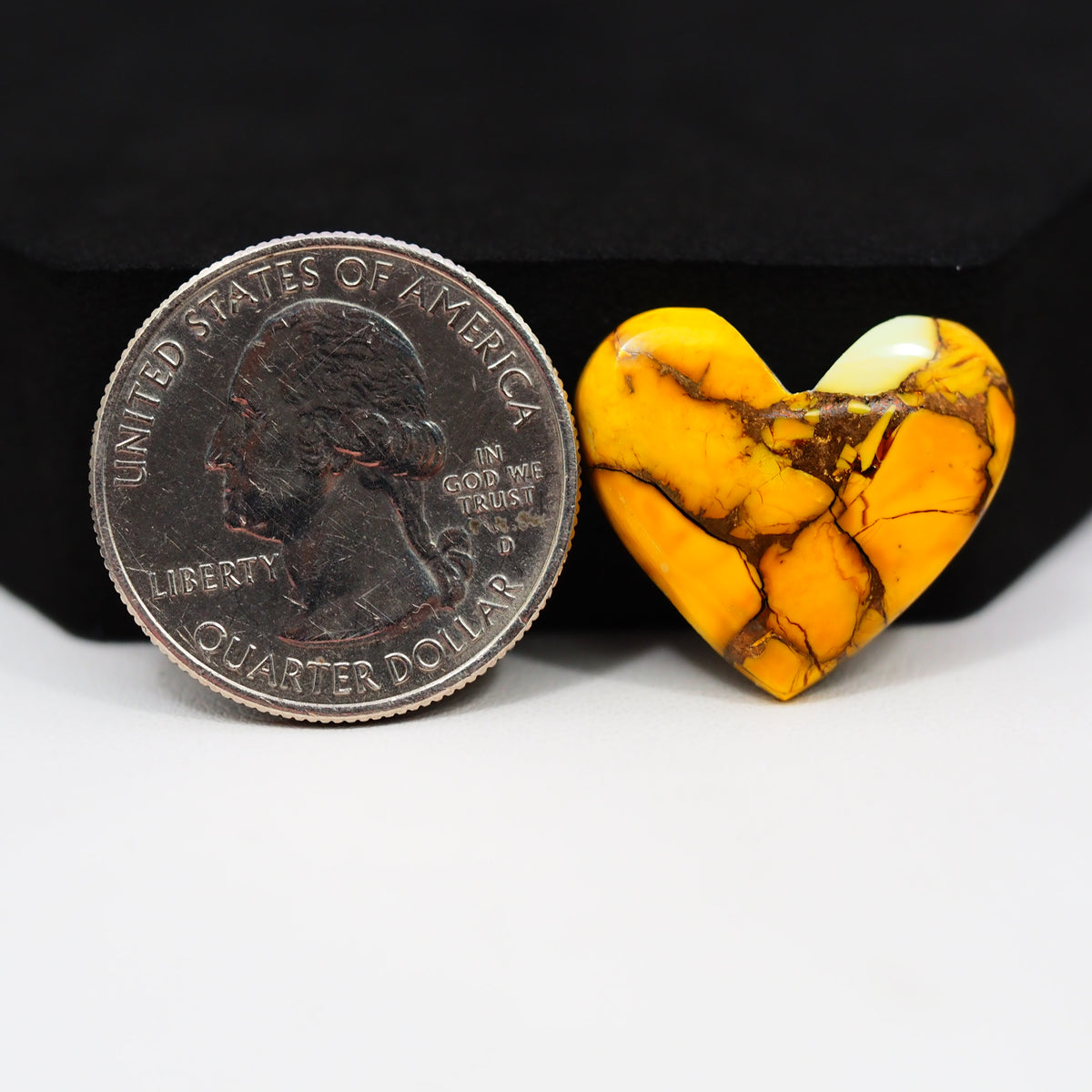 Natural Honey Dahlia Heart Cabochon 19x22mm 13ct - Honey Gold - Pedra Gems