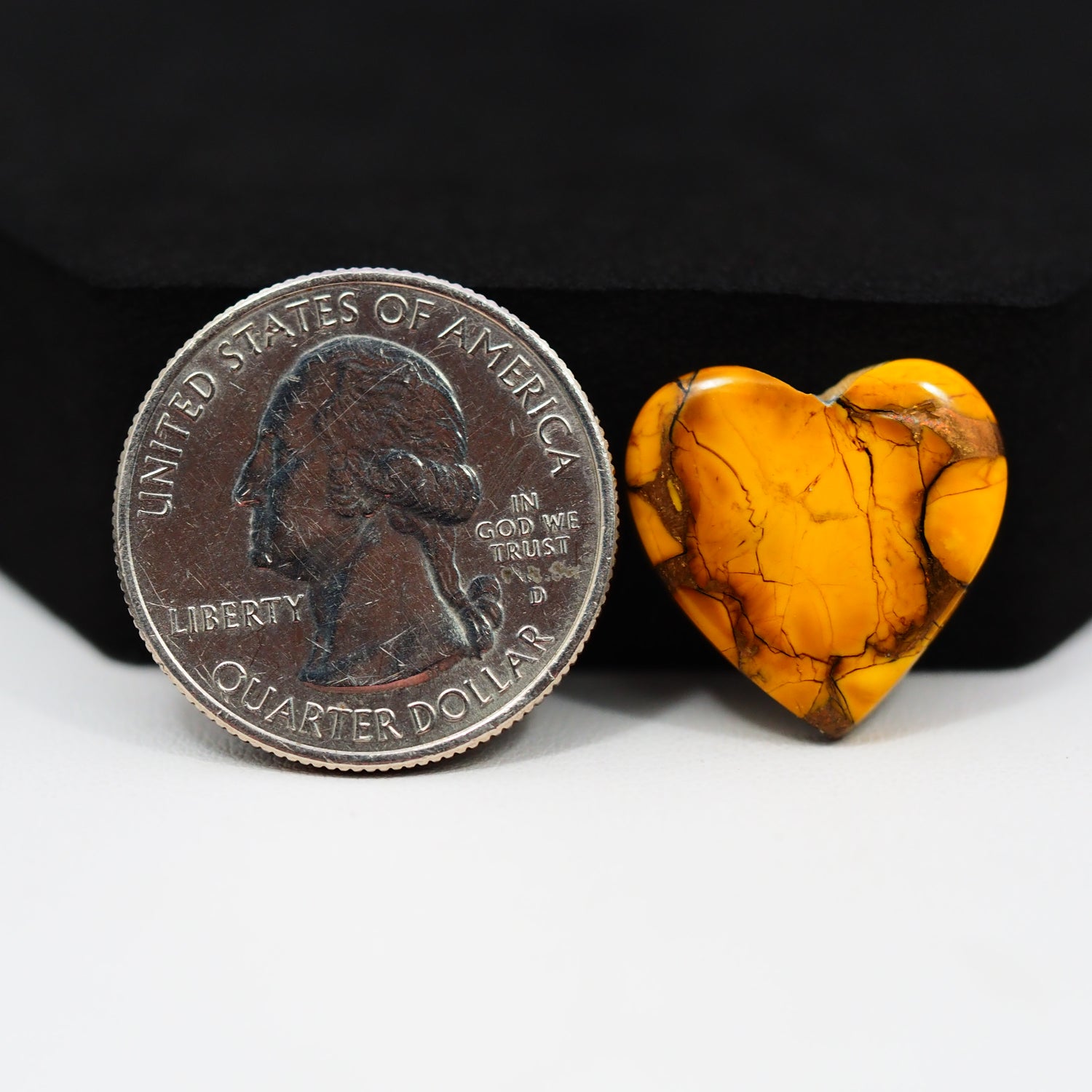 Natural Honey Dahlia Heart Cabochon 18x18mm 11.5ct - Honey Gold - Pedra Gems