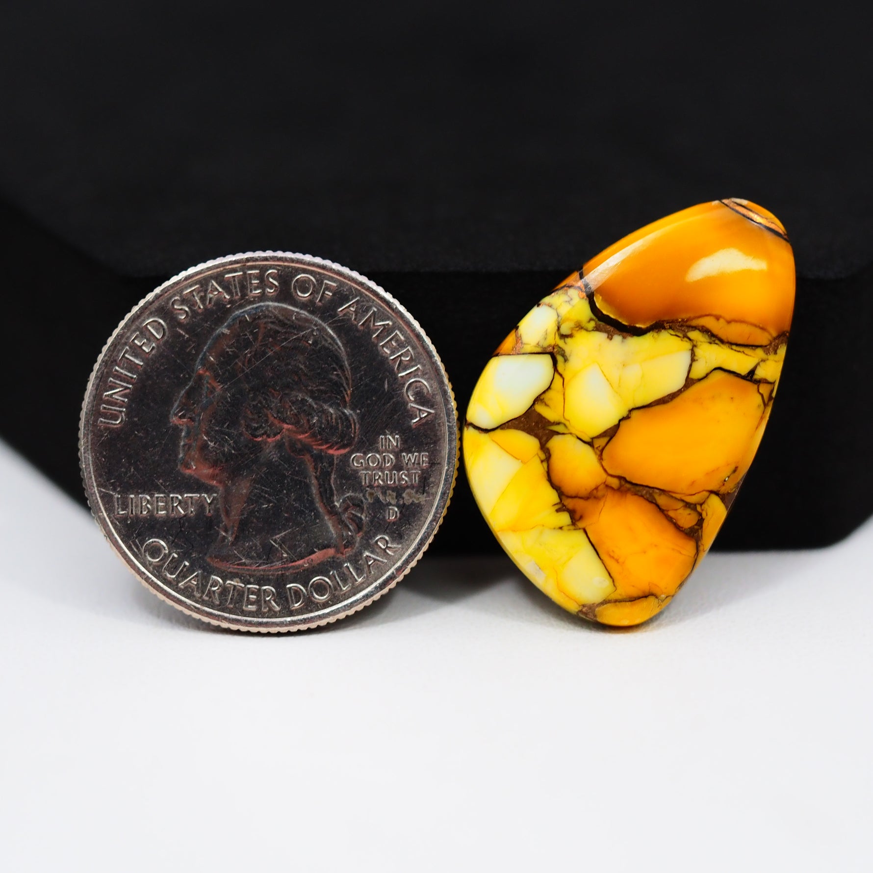 Natural Honey Dahlia Freeform Cabochon 28x18mm 15ct - Honey Gold - Pedra Gems