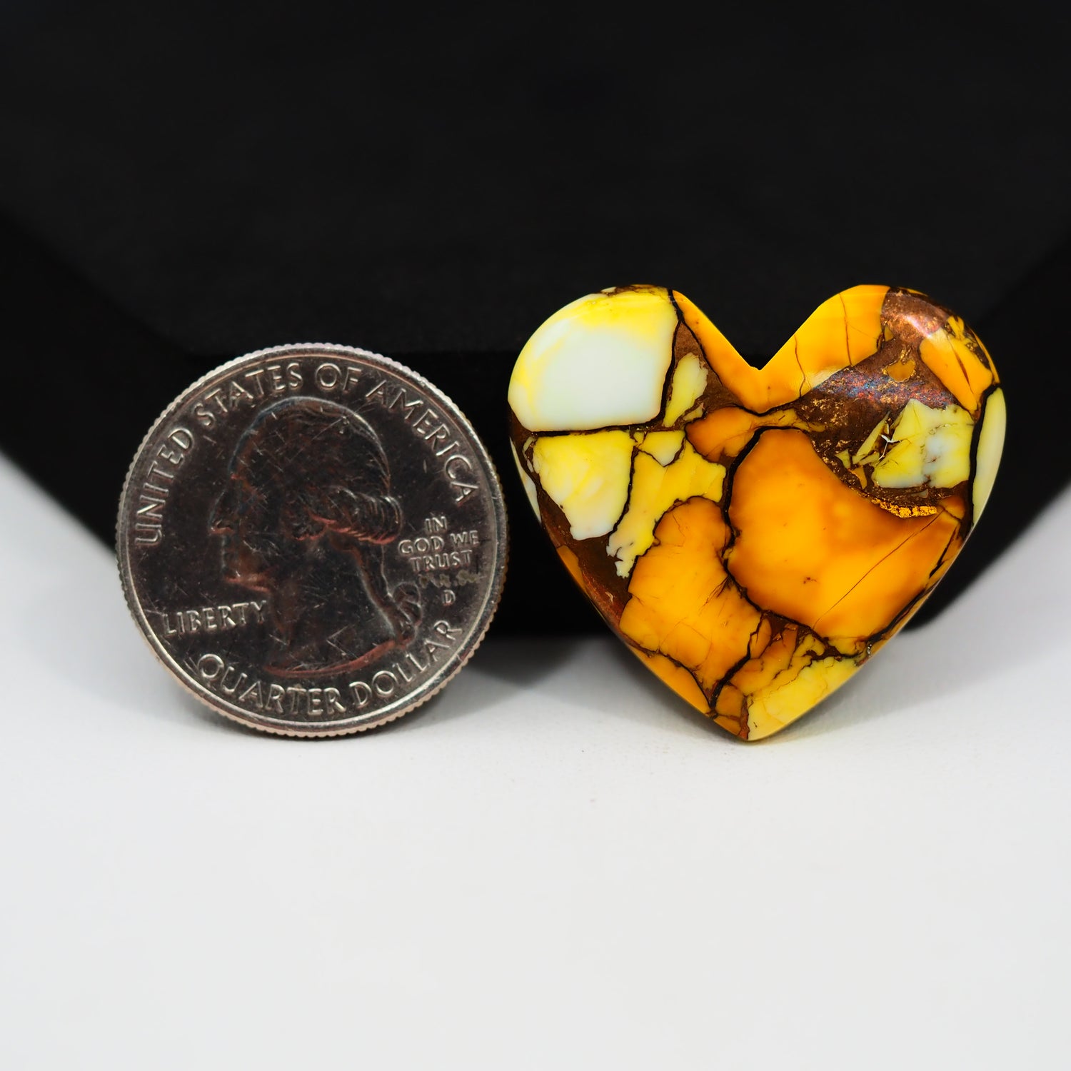 Natural Honey Dahlia Heart Cabochon 28x30mm 33.5ct - Honey Gold - Pedra Gems