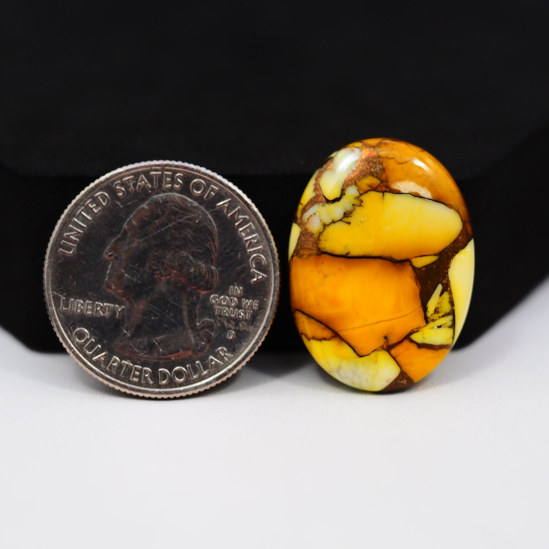 Natural Honey Dahlia Oval Cabochon 26x19mm 18ct - Honey Gold - Pedra Gems