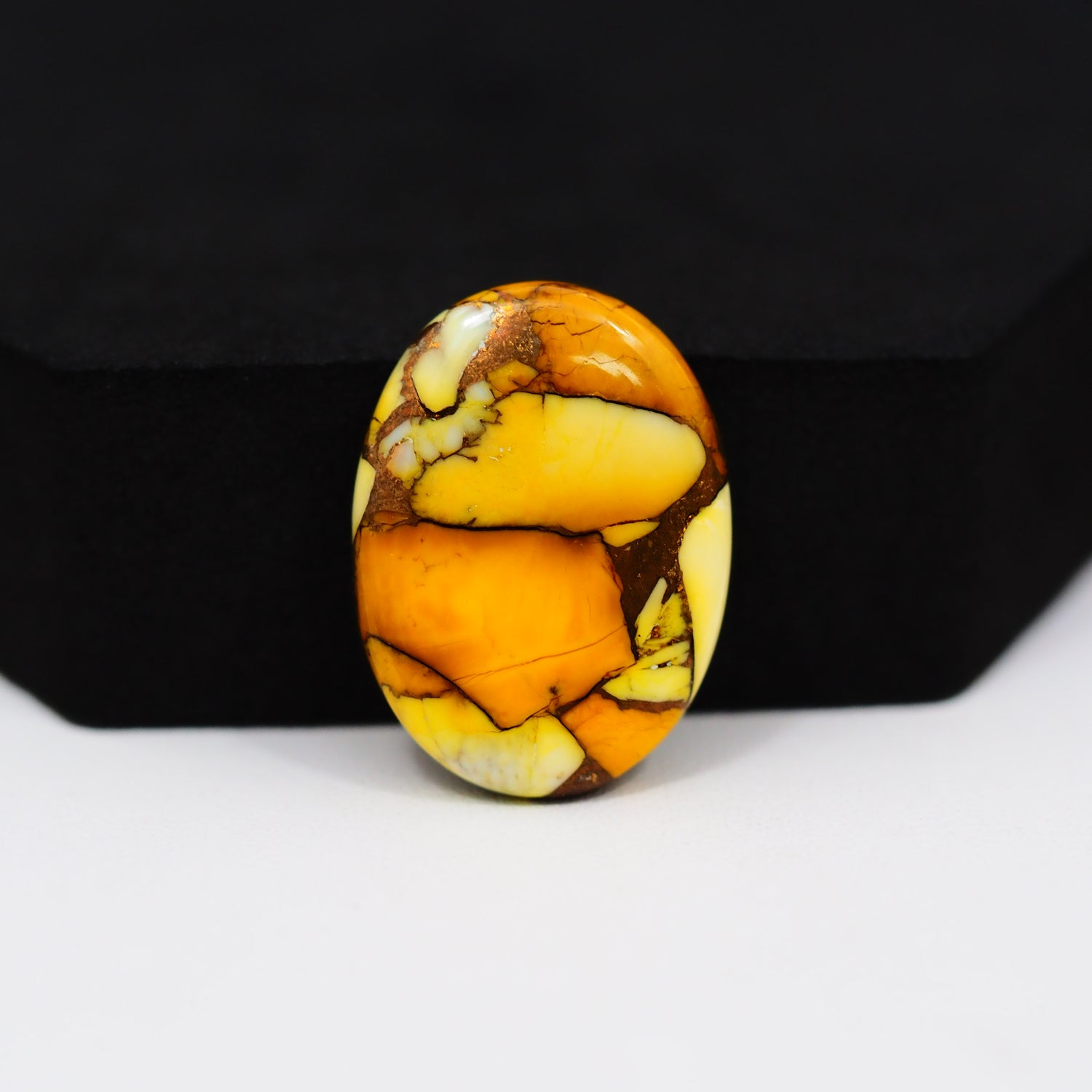 Honey Dahlia Cabochon 26x19mm 18ct Oval