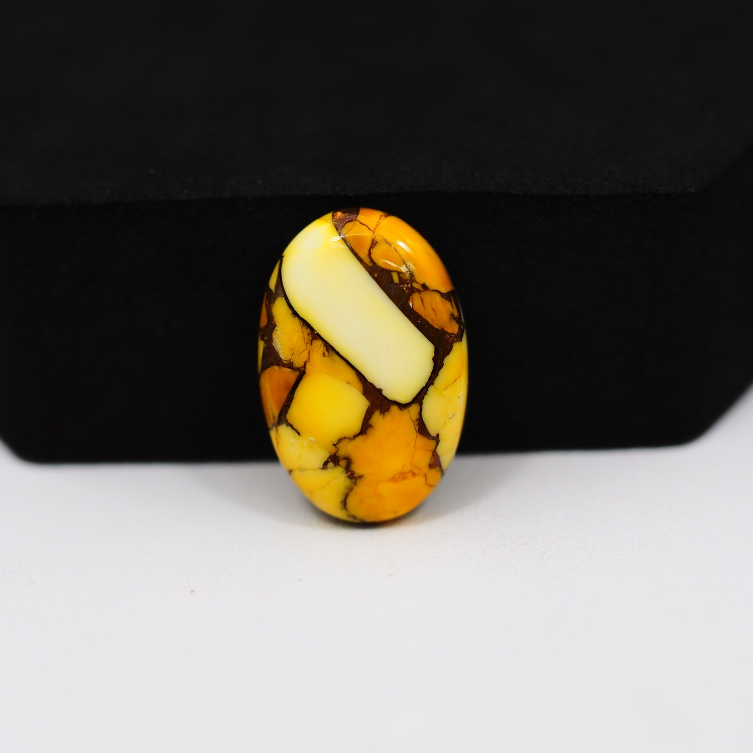 Honey Dahlia Cabochon 20x14mm 11ct Oval