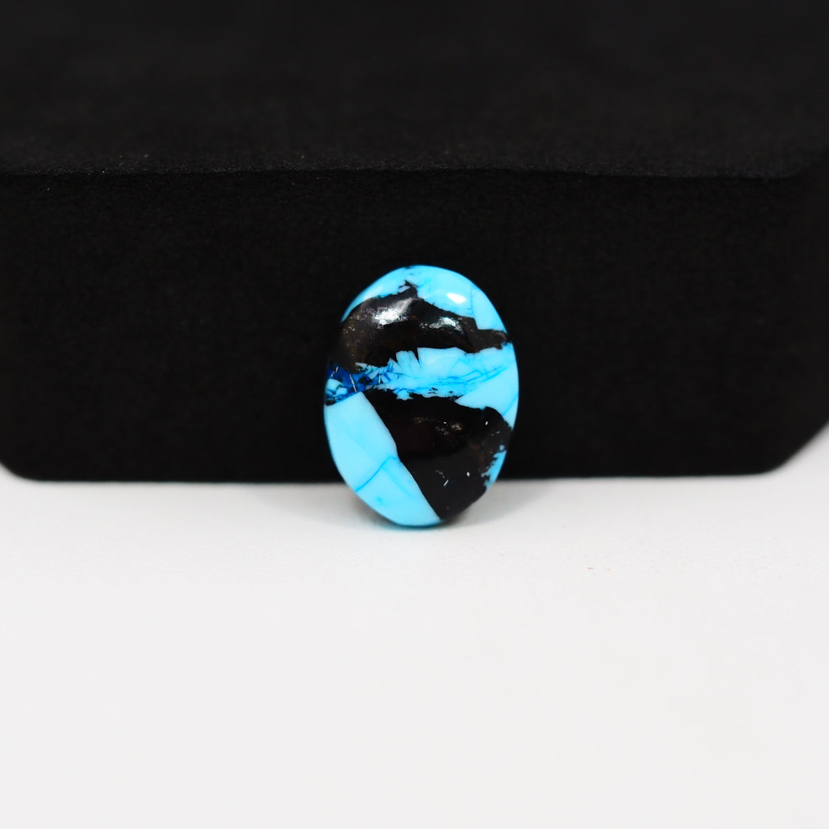 Buffalo Oval Cabochon 15x11mm 5.5ct - Black Top Blue Base - Pedra Gems
